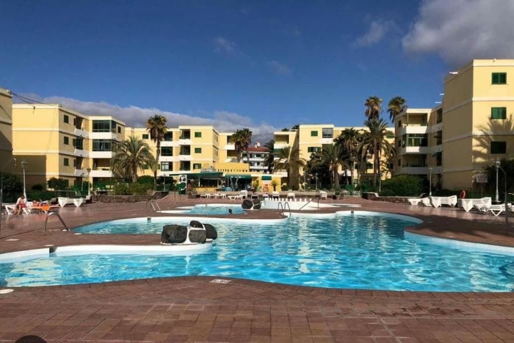 Beach lovers home from home Heated pool — 1