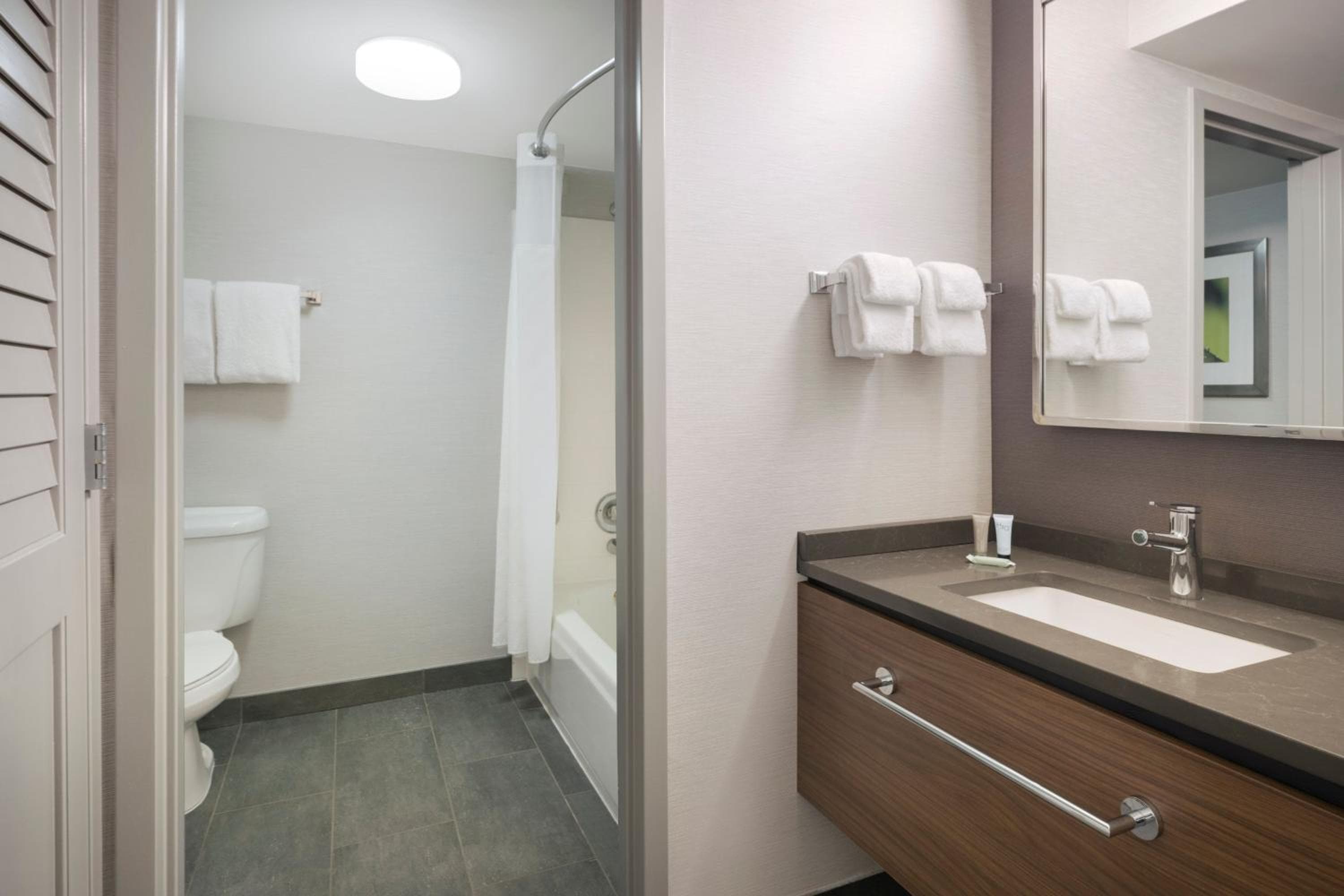 Courtyard Tampa Norte/I-75 Fletcher — 23