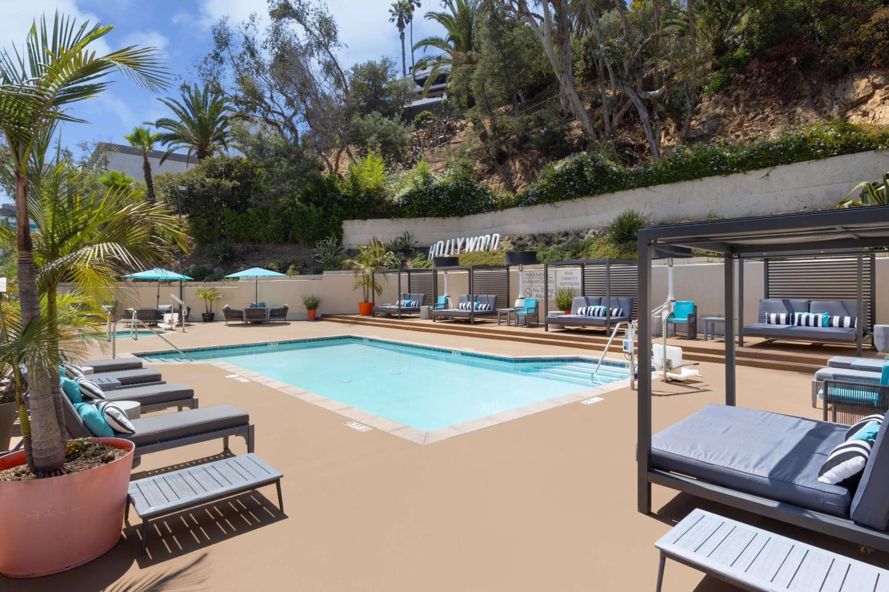 Hilton Garden Inn Los Angeles / Hollywood — 7