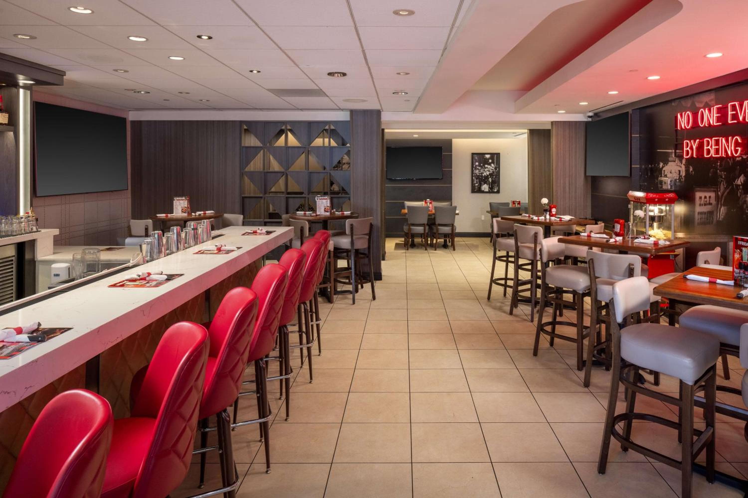 Hilton Garden Inn Los Angeles / Hollywood — 13