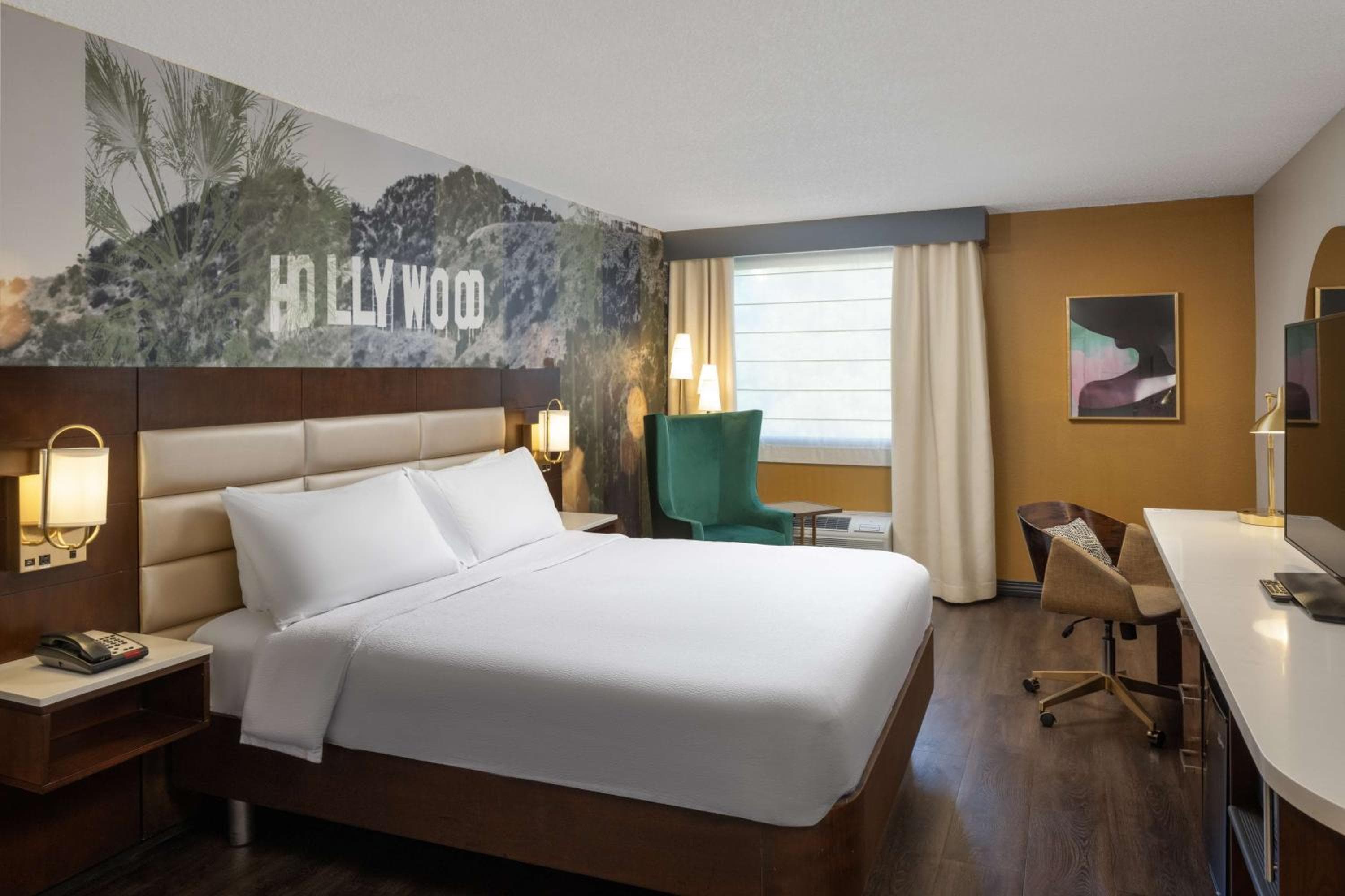 Hilton Garden Inn Los Angeles / Hollywood — 25
