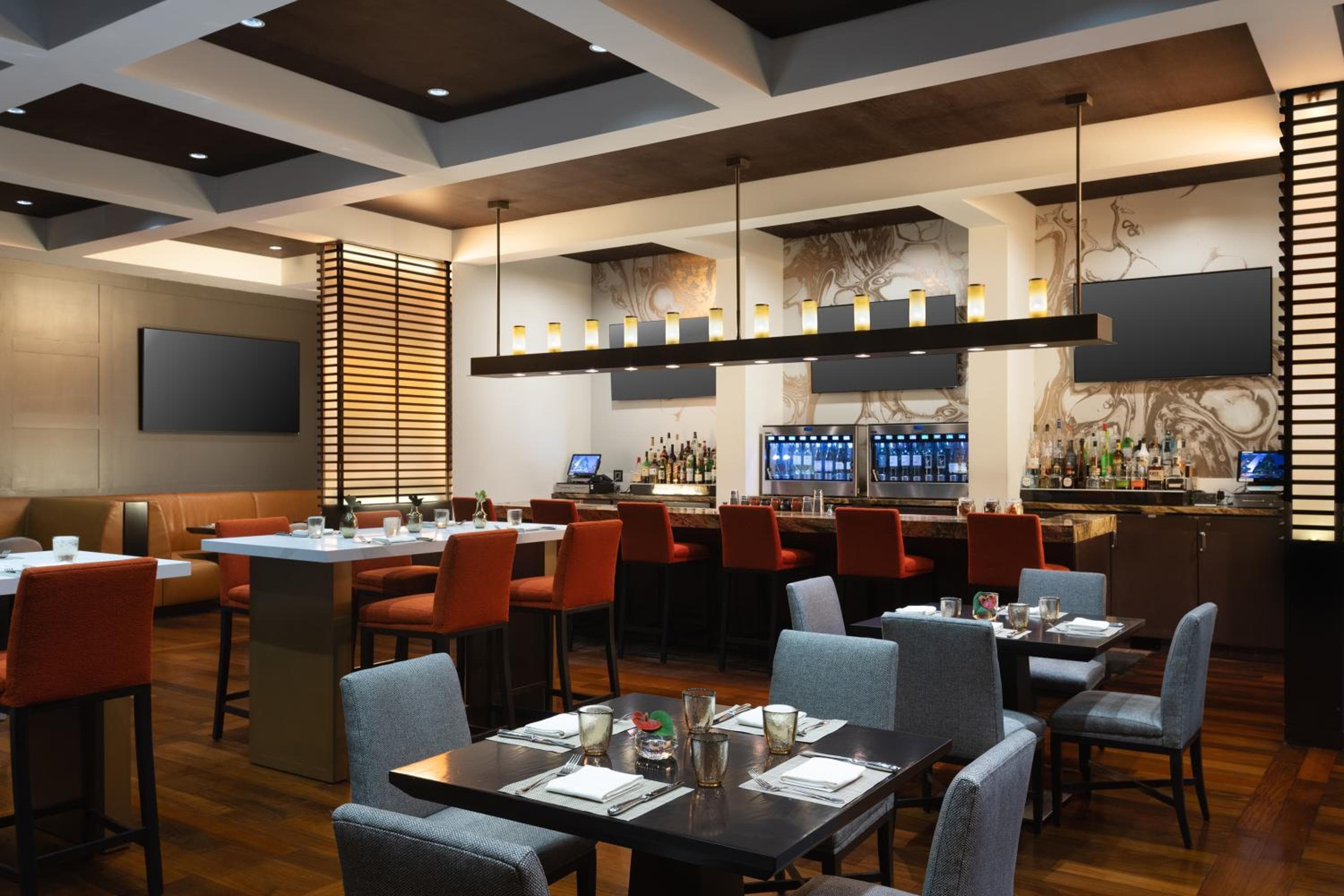 Hotel Beaux Arts, Collezione di autografi — 24