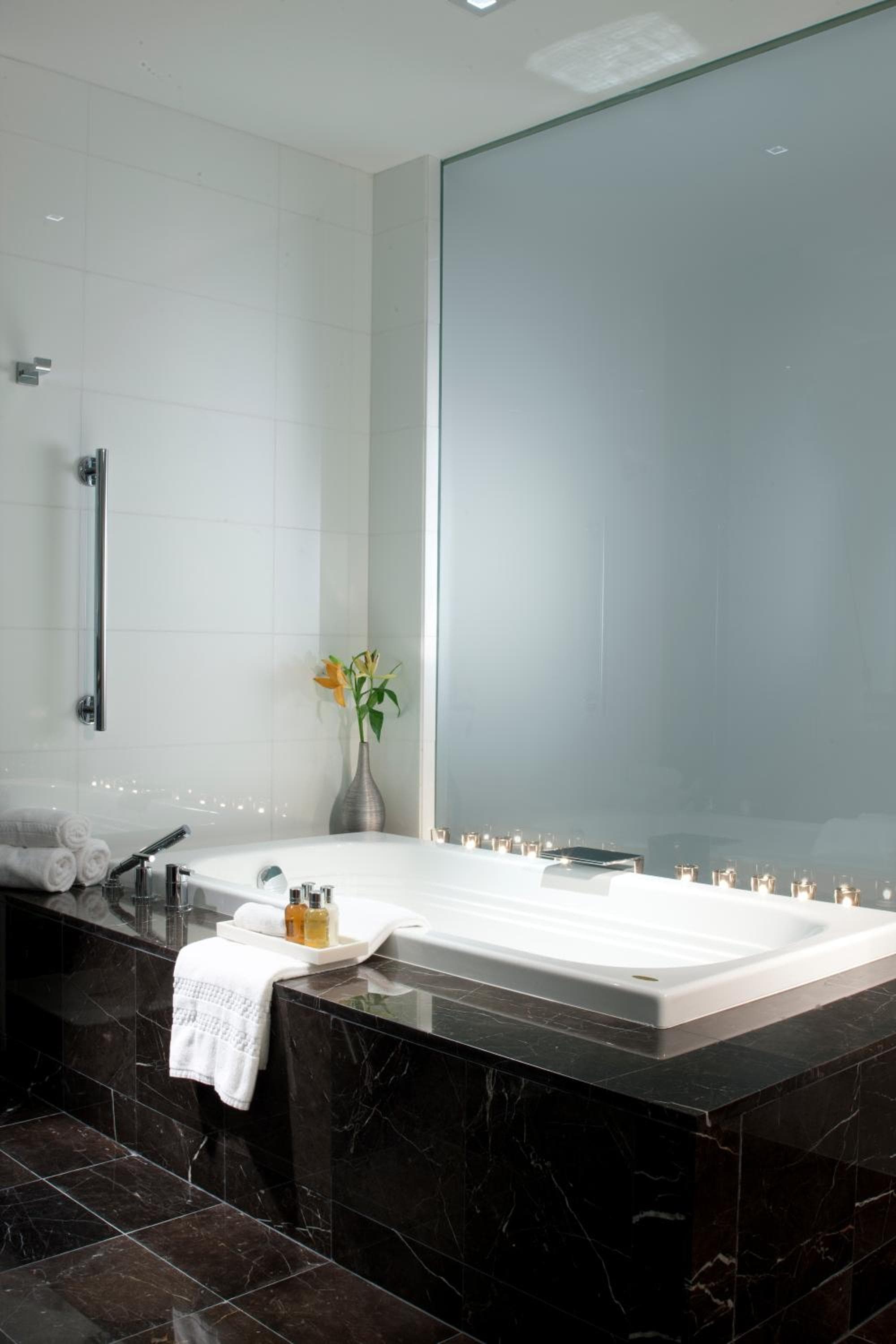 Hotel Beaux Arts, Autograph Collection — 30