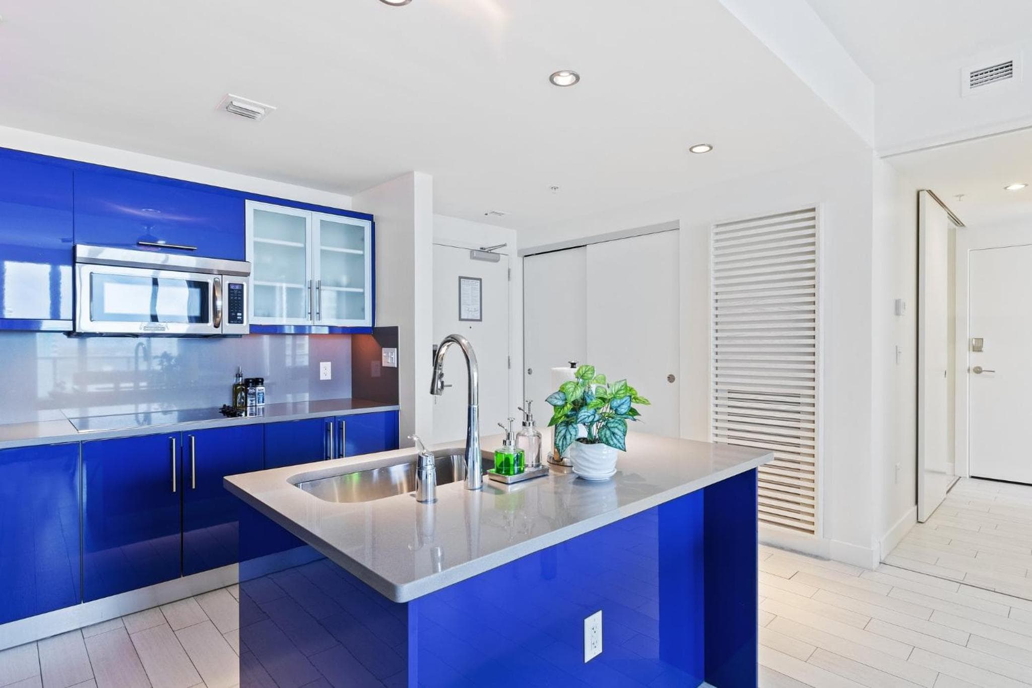 2 BR Luxury Beach Apartment with Resort Amenities — 7