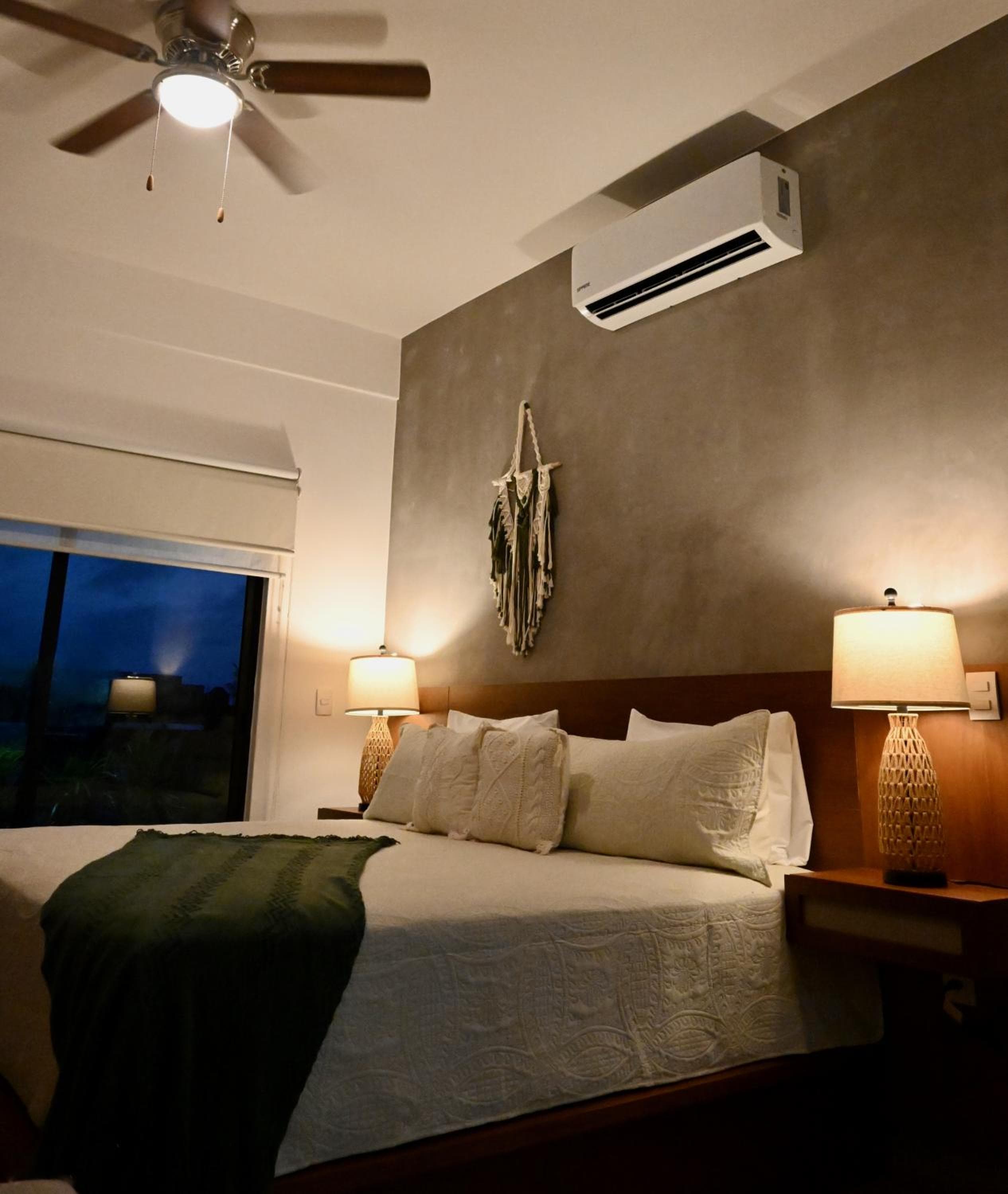 Sunset Kin Beach Apartments — 15