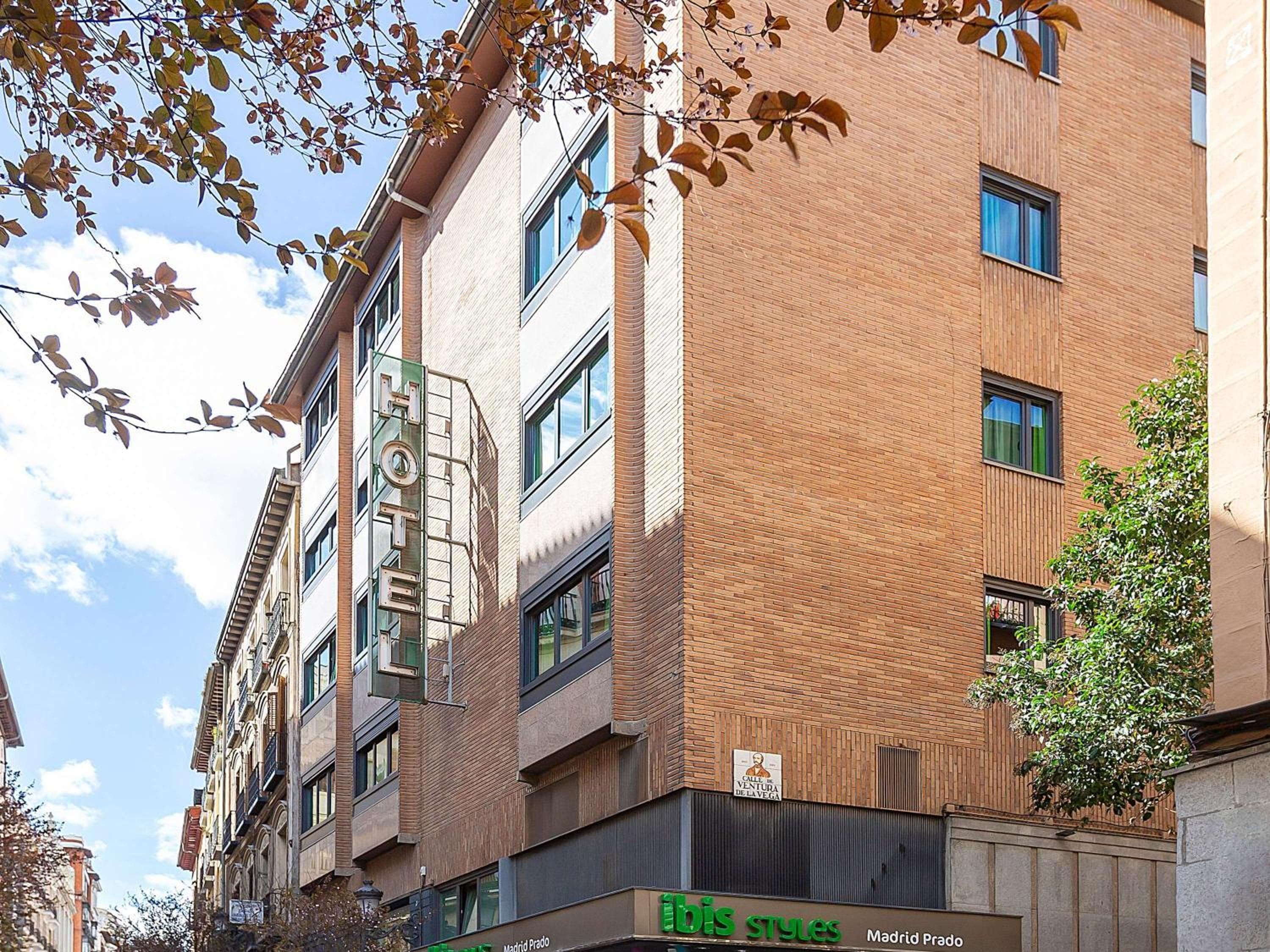 Ibis Styles Madrid Prado — 27