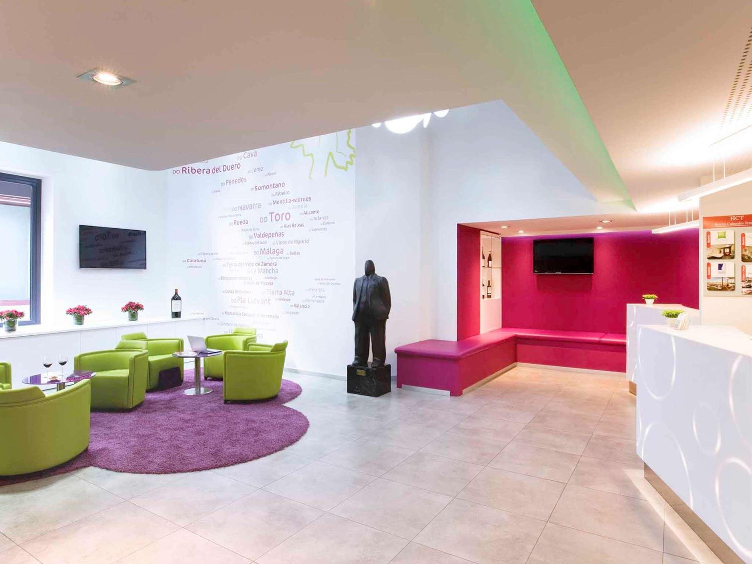 Ibis Styles Madrid Prado — 3