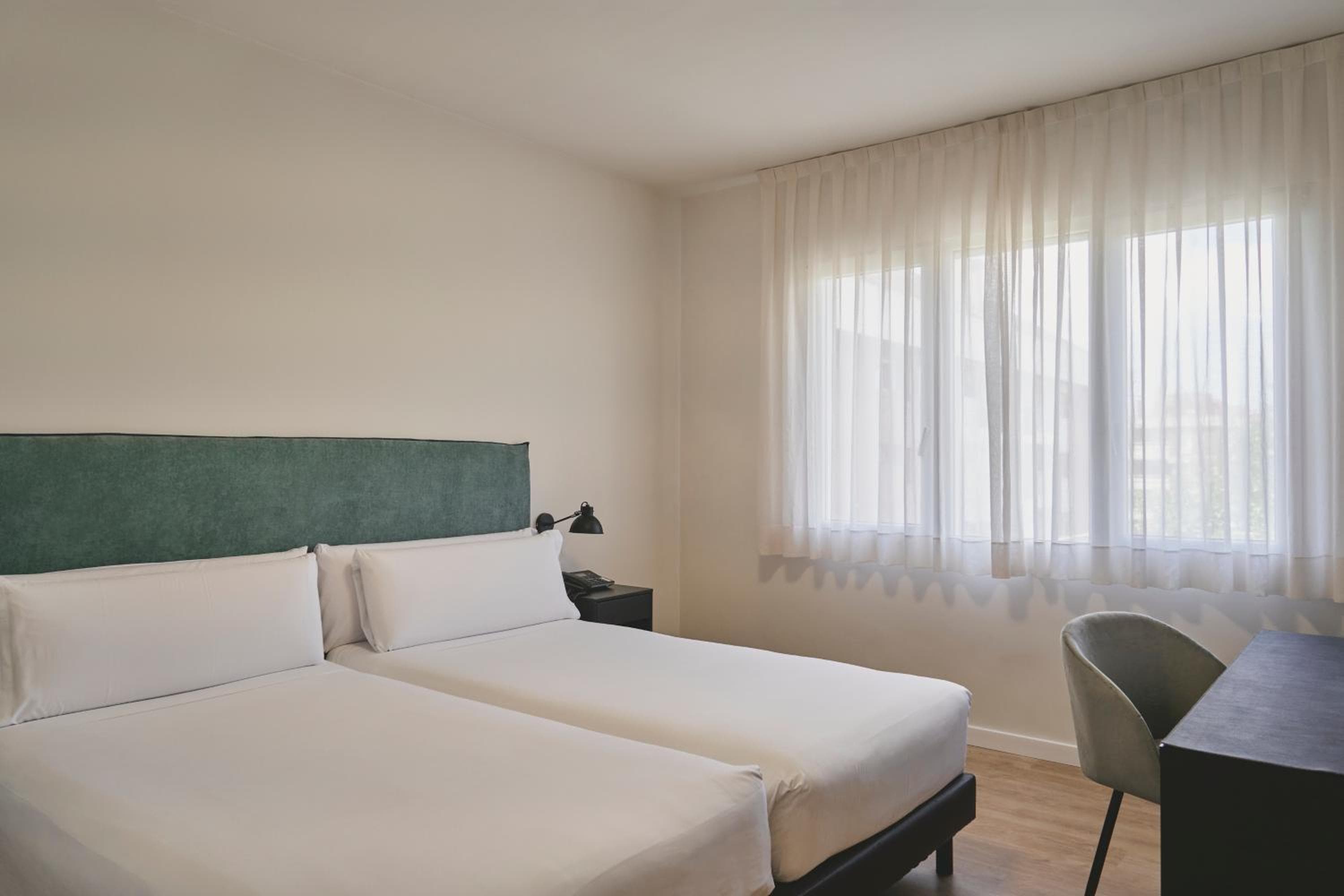 Hotel a Tres Torres Atiram — 10