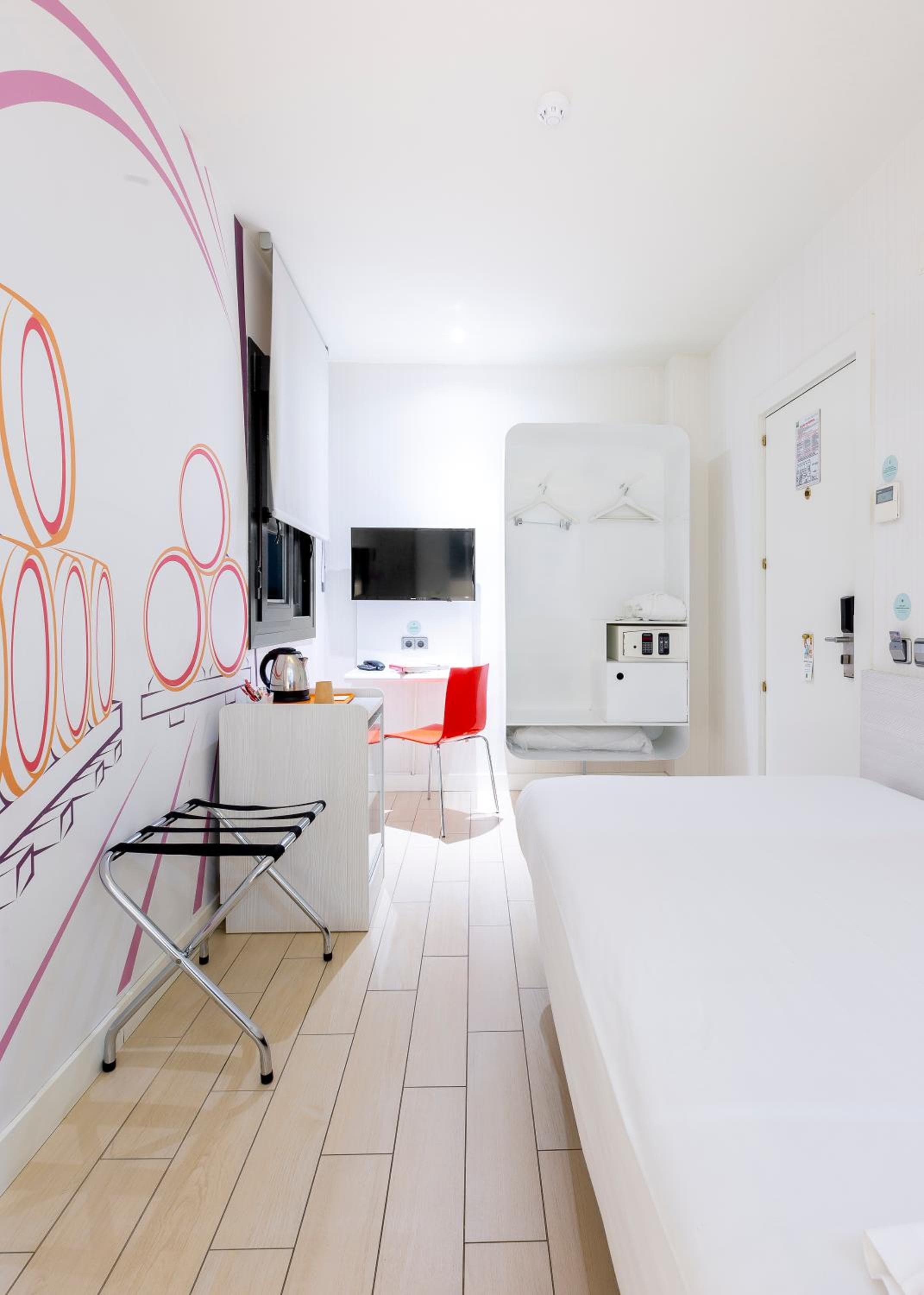 Ibis Styles Madrid Prado — 30
