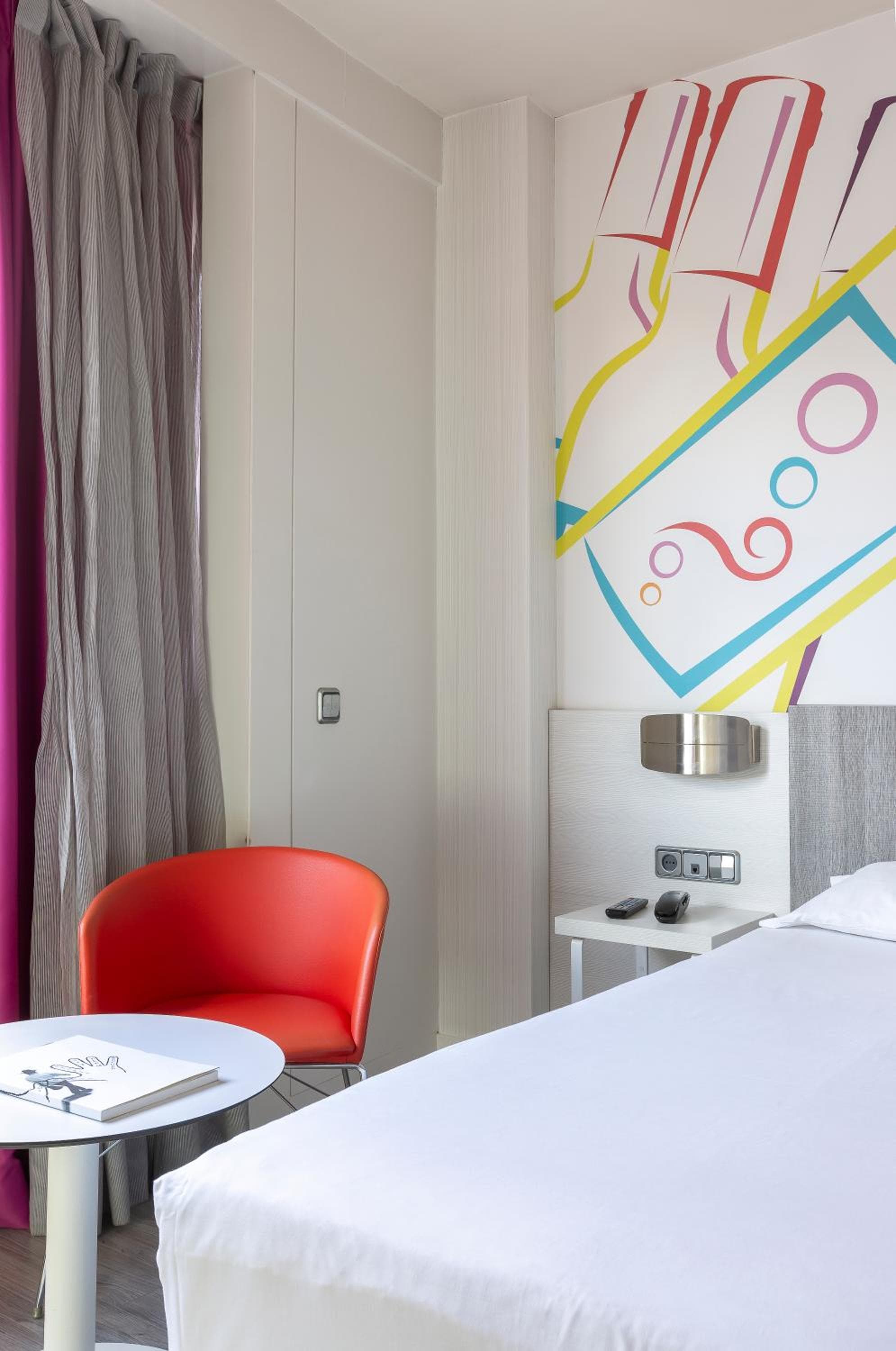 Ibis Styles Madrid Prado — 23
