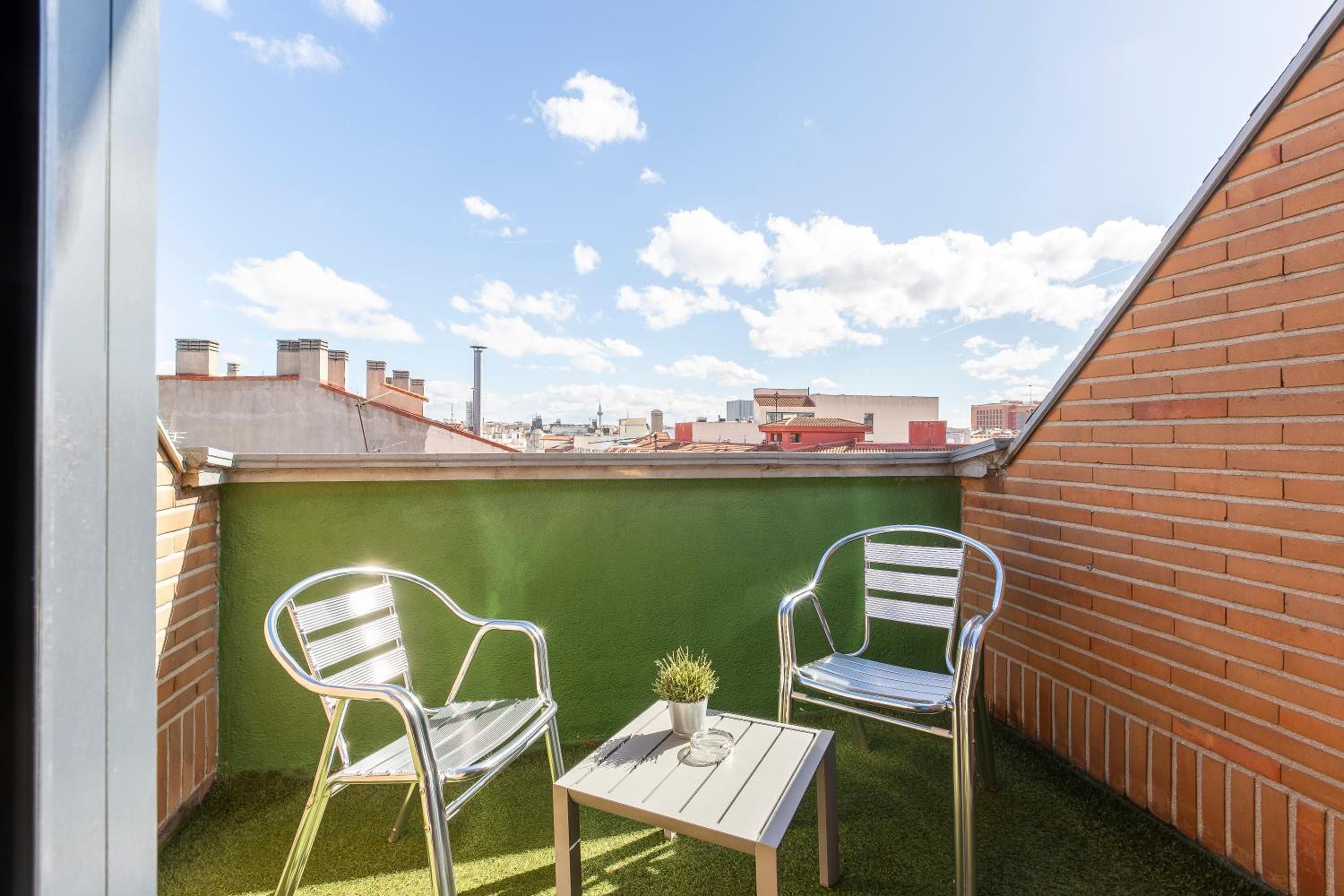 Ibis Styles Madrid Prado — 15