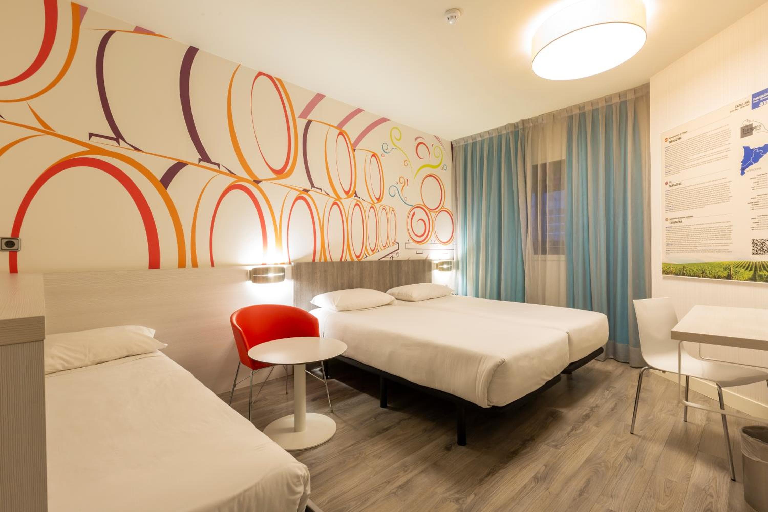 Ibis Styles Madrid Prado — 28