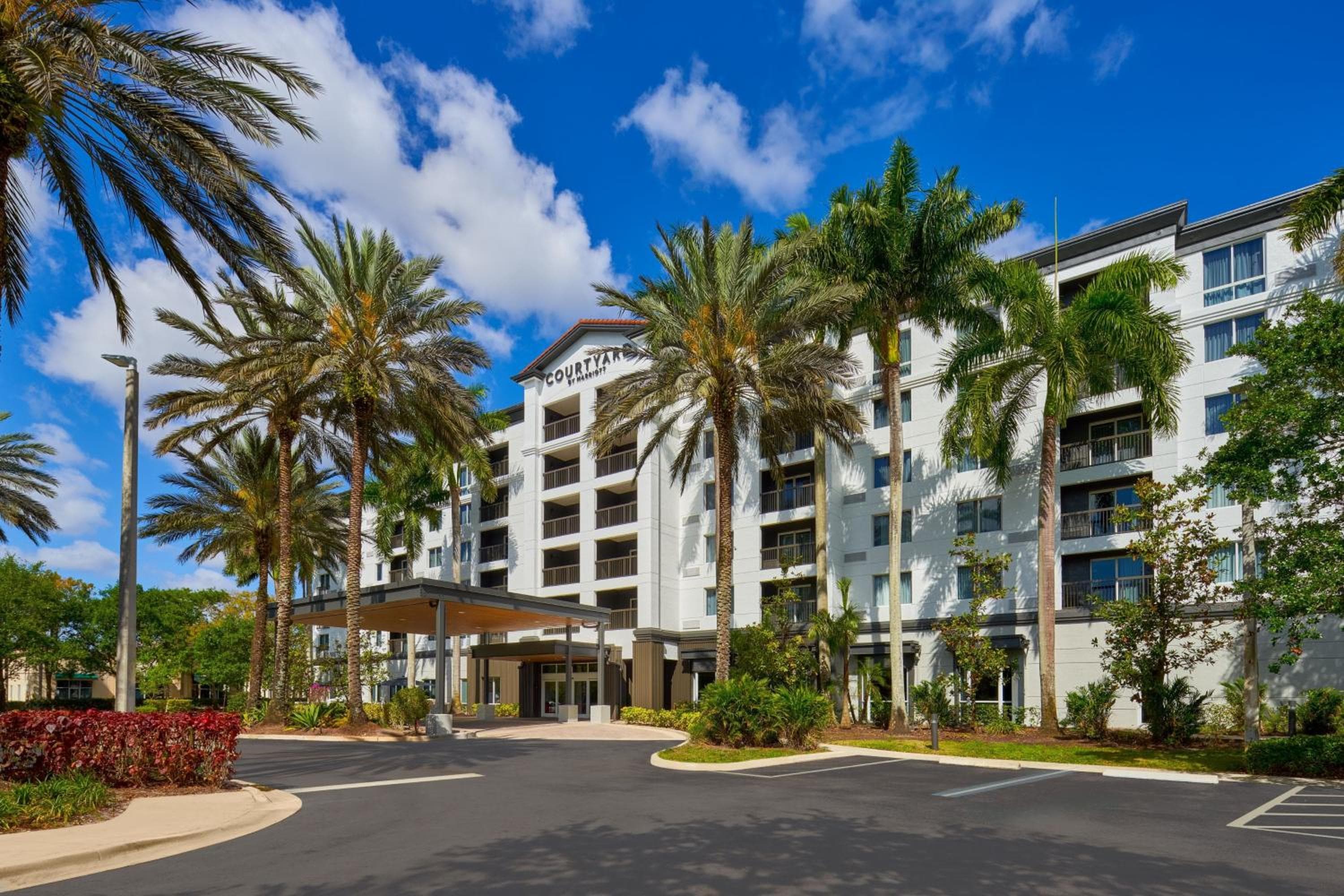 Courtyard by Marriott Fort Lauderdale Weston — 1