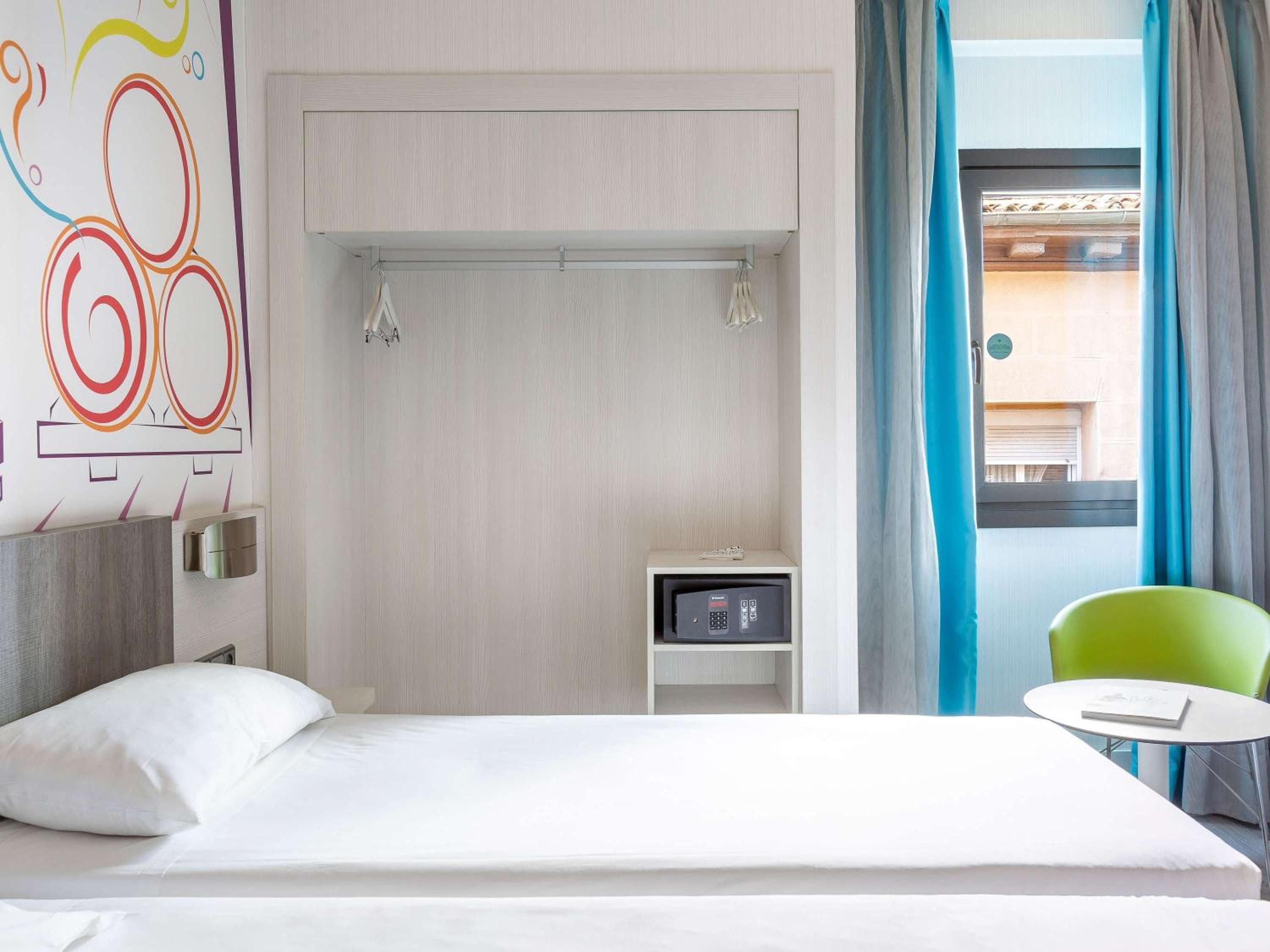 Ibis Styles Madrid Prado — 7