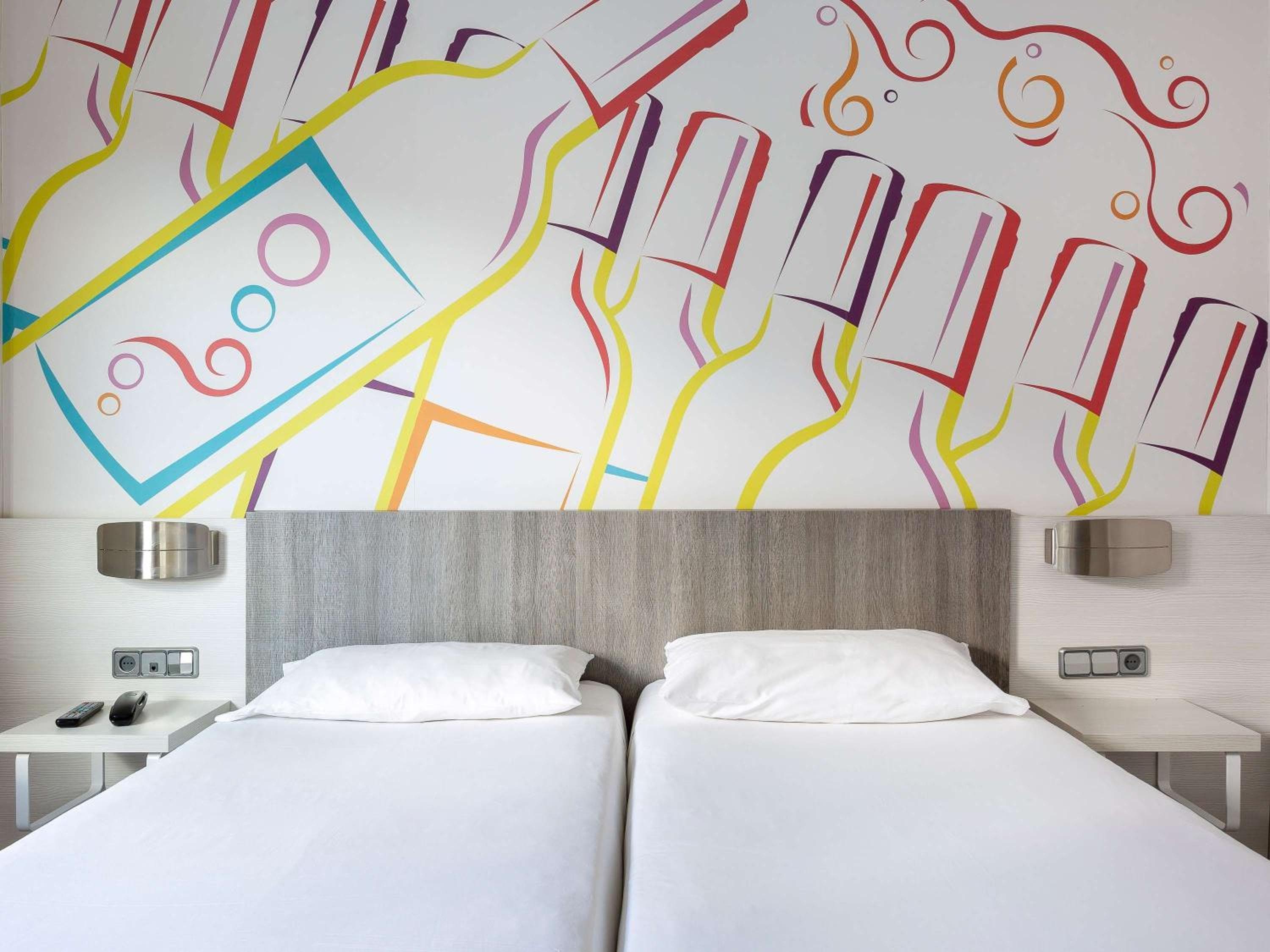 Ibis Styles Madrid Prado — 9