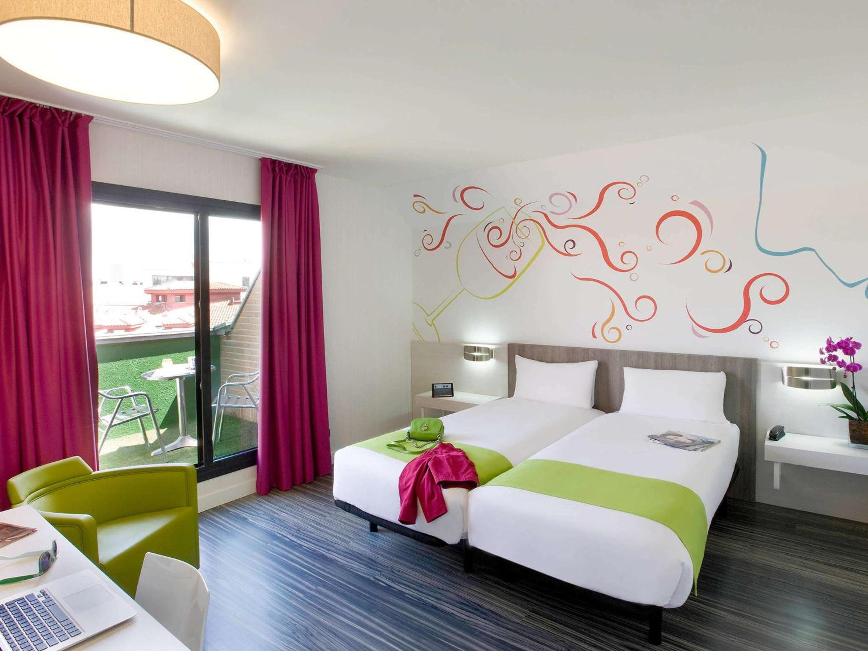 Ibis Styles Madrid Prado — 16