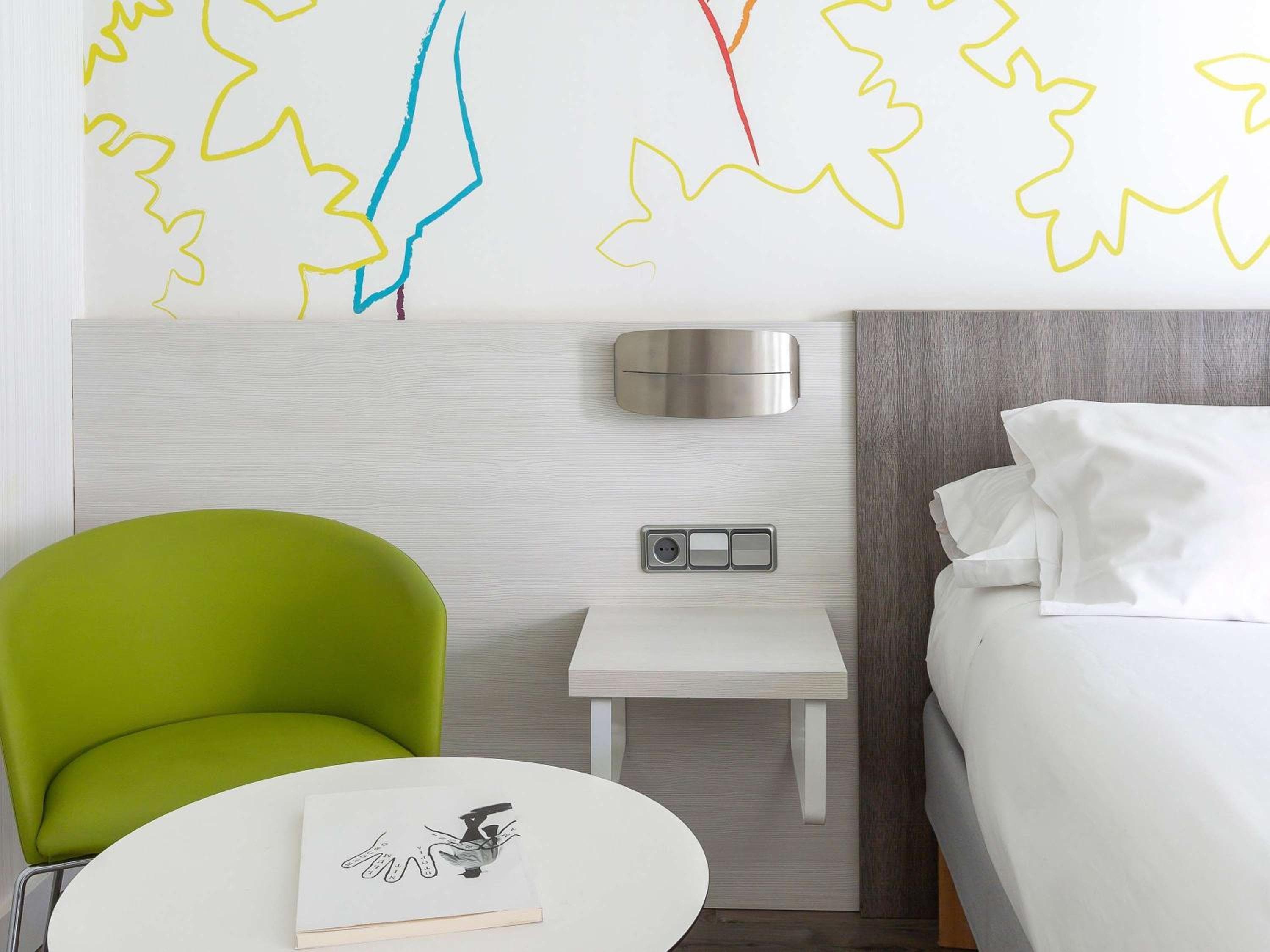 Ibis Styles Madrid Prado — 19