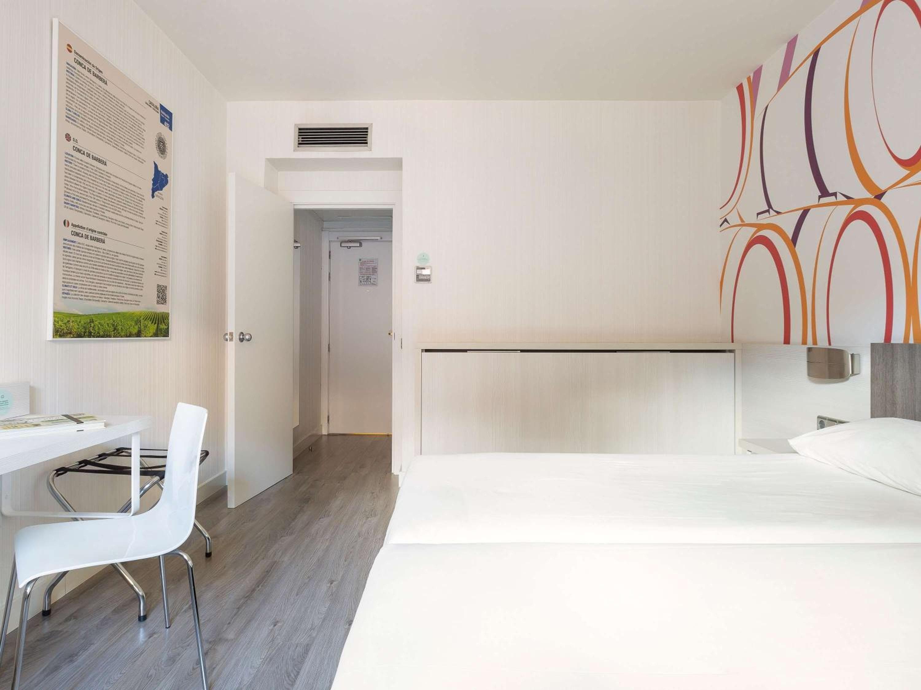 Ibis Styles Madrid Prado — 21