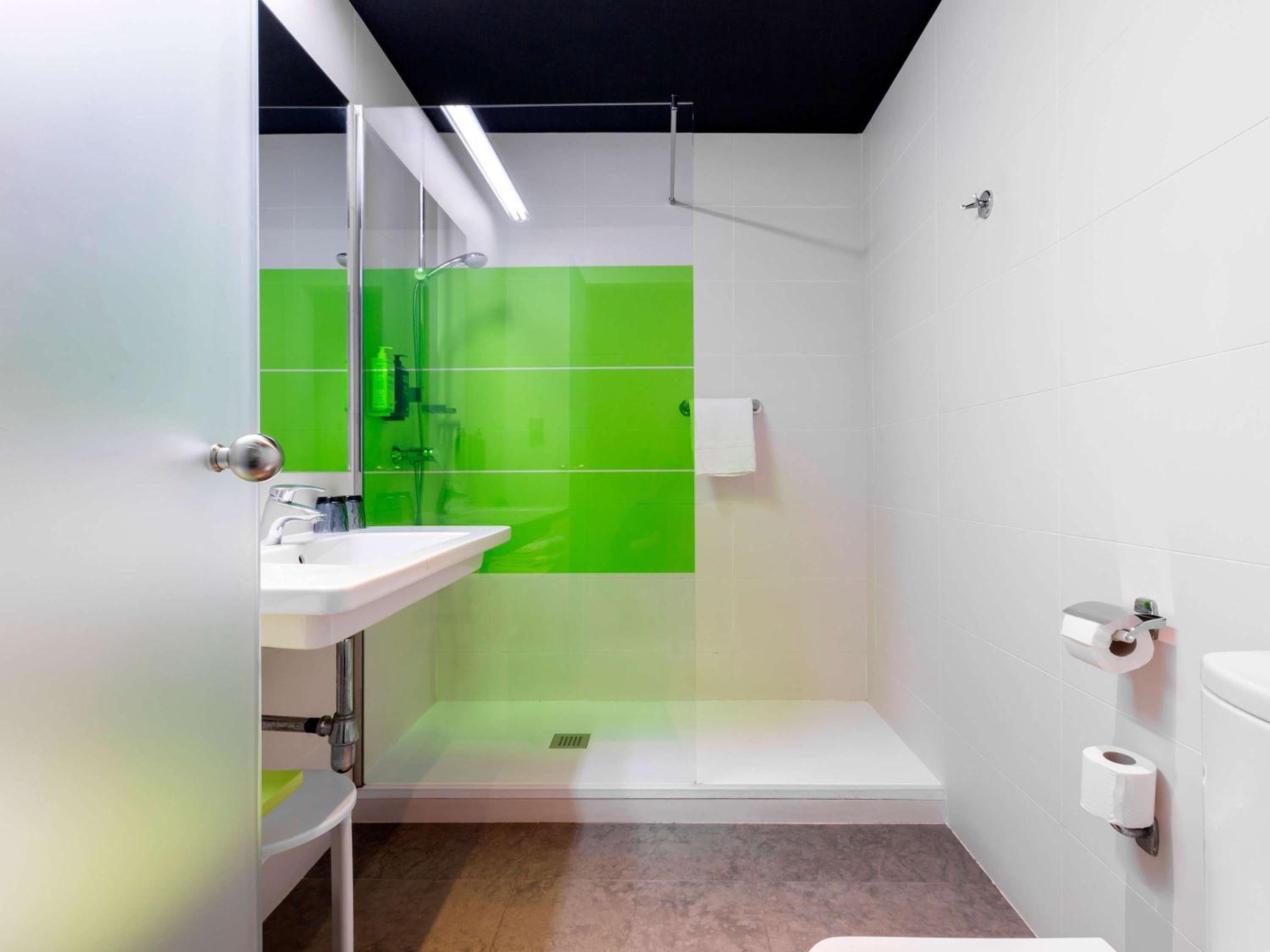 Ibis Styles Madrid Prado — 27