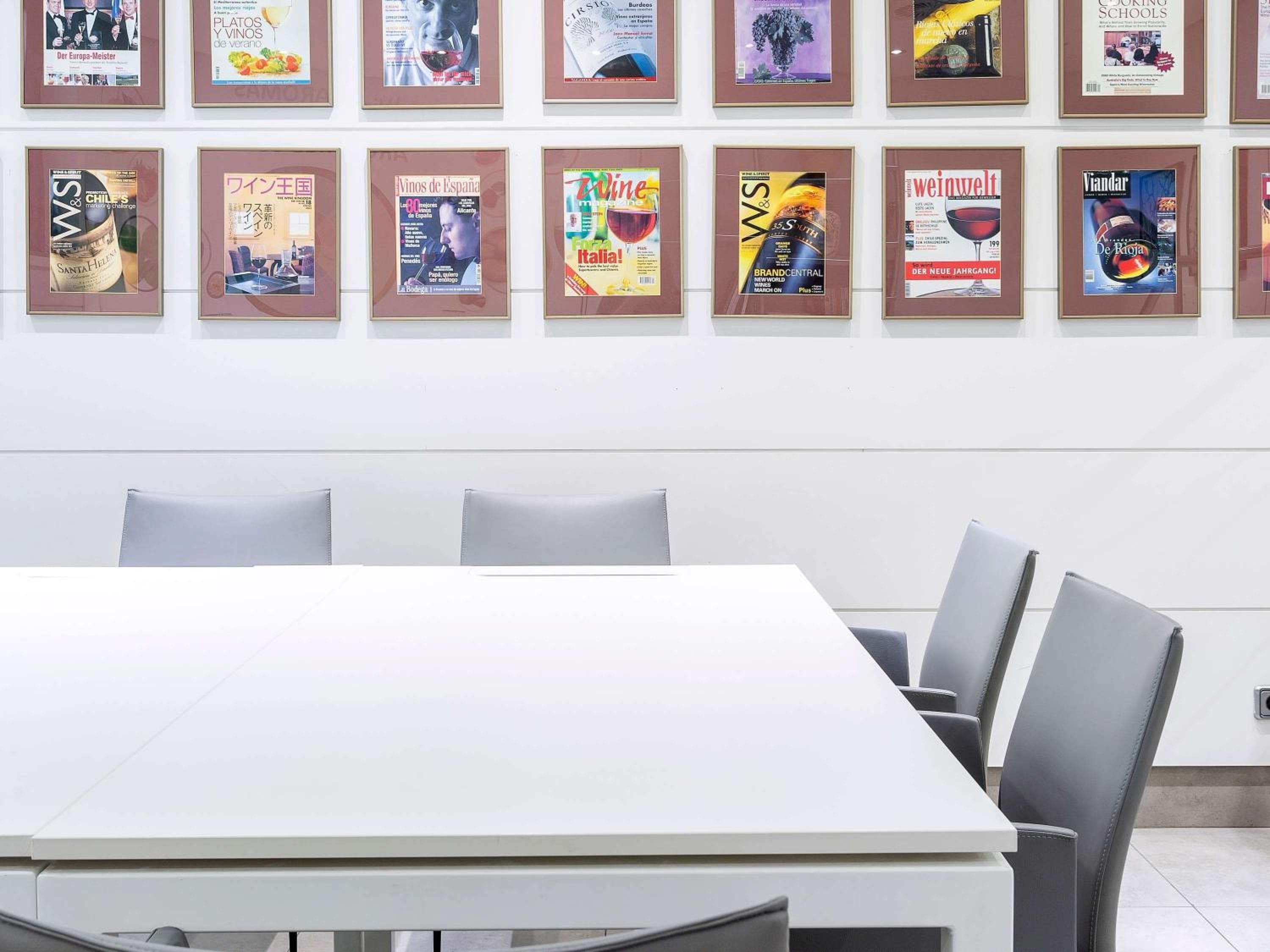Ibis Styles Madrid Prado — 14