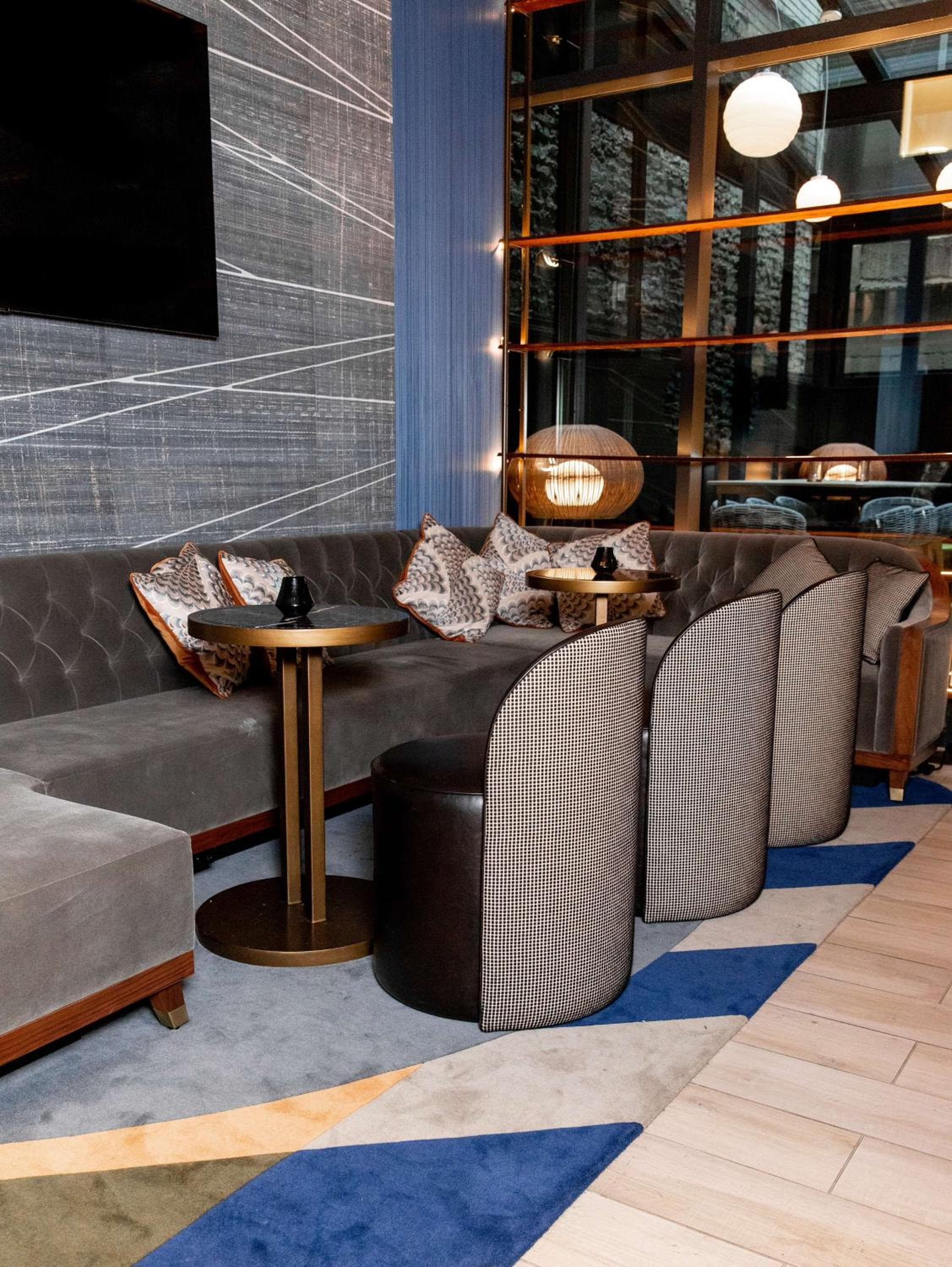 The Draper New York, Collezione di arazzi di Hilton — 21