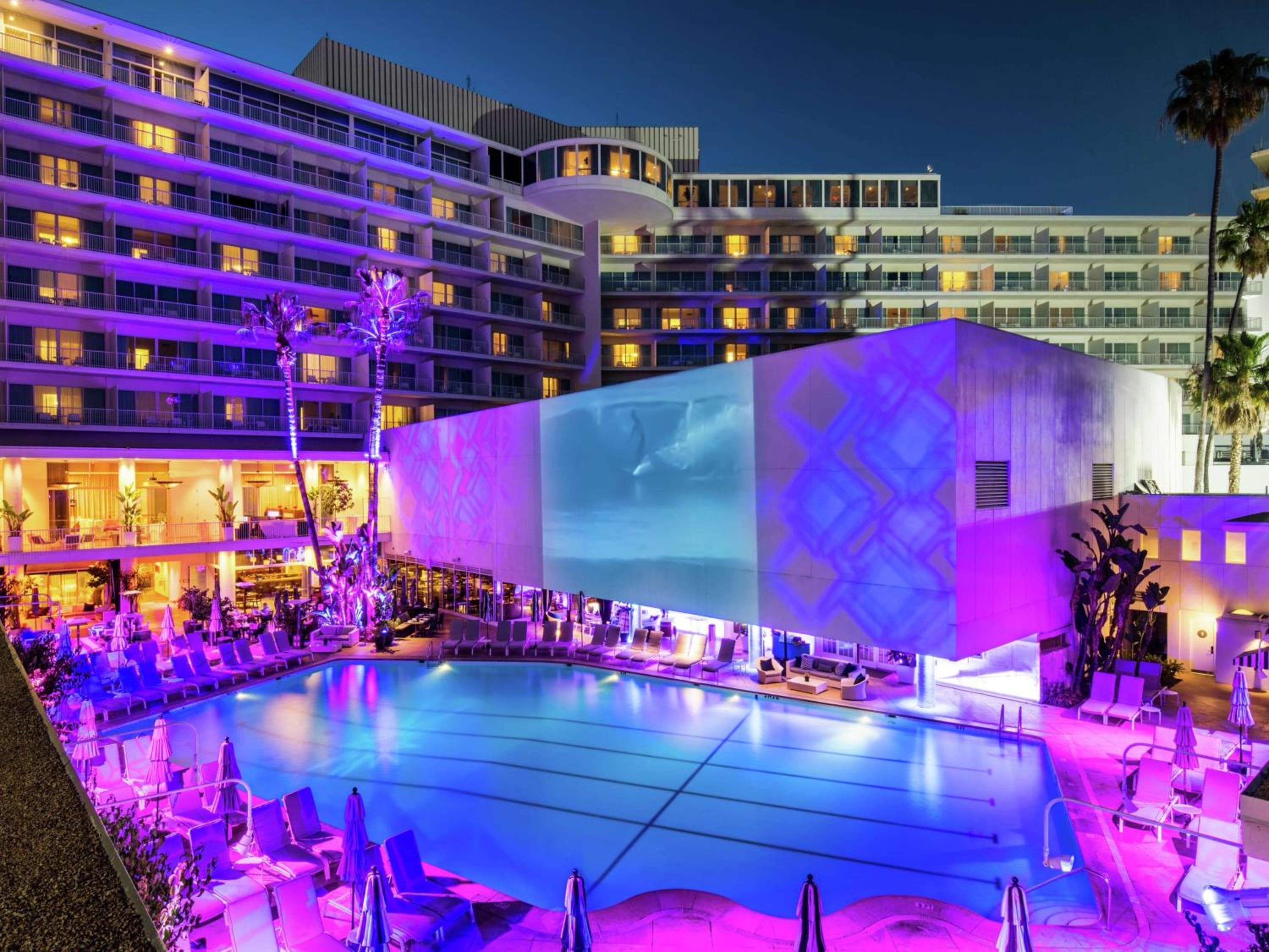 Il Beverly Hilton — 30