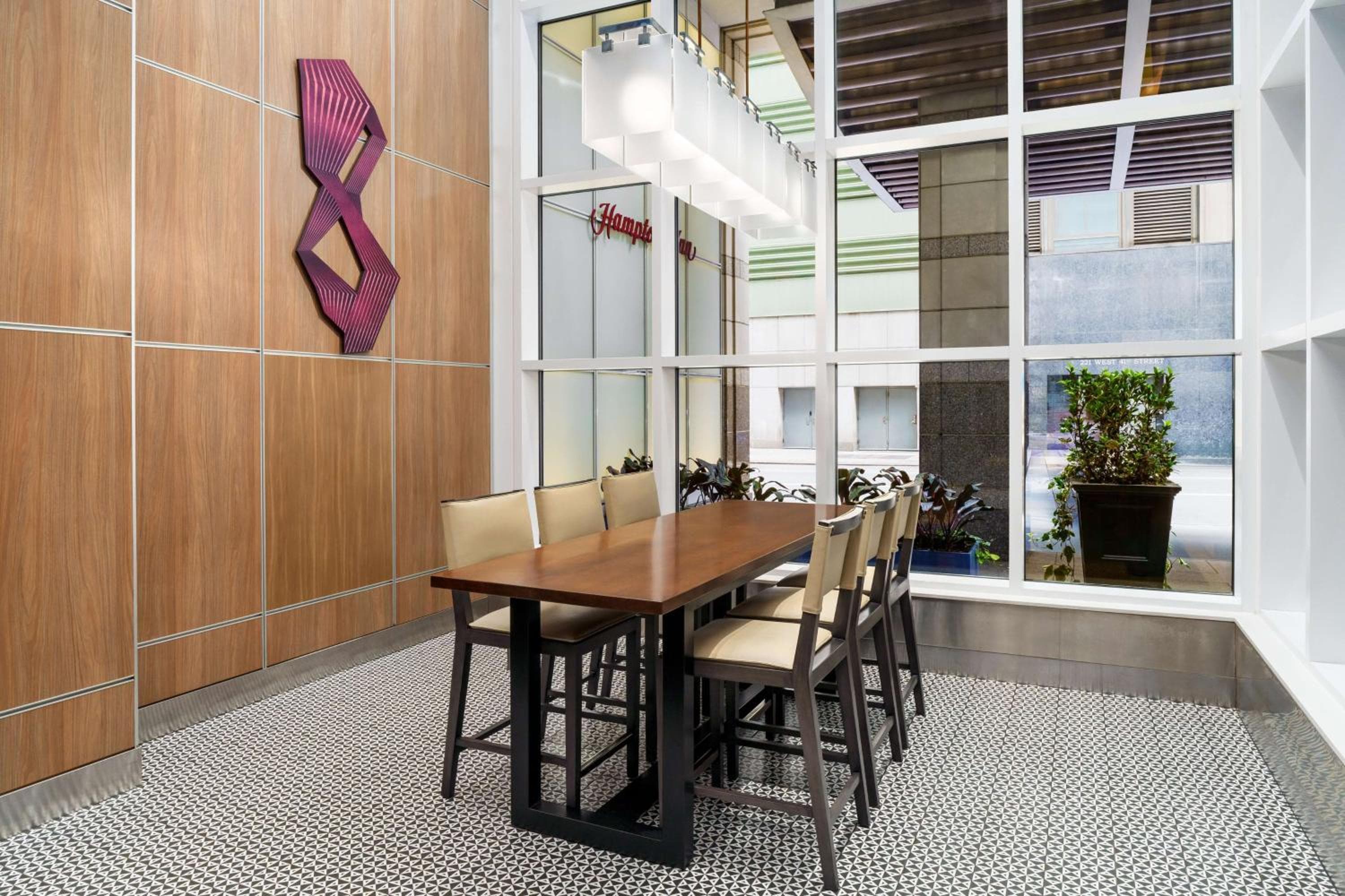 Hampton Inn Times Square Central — 3