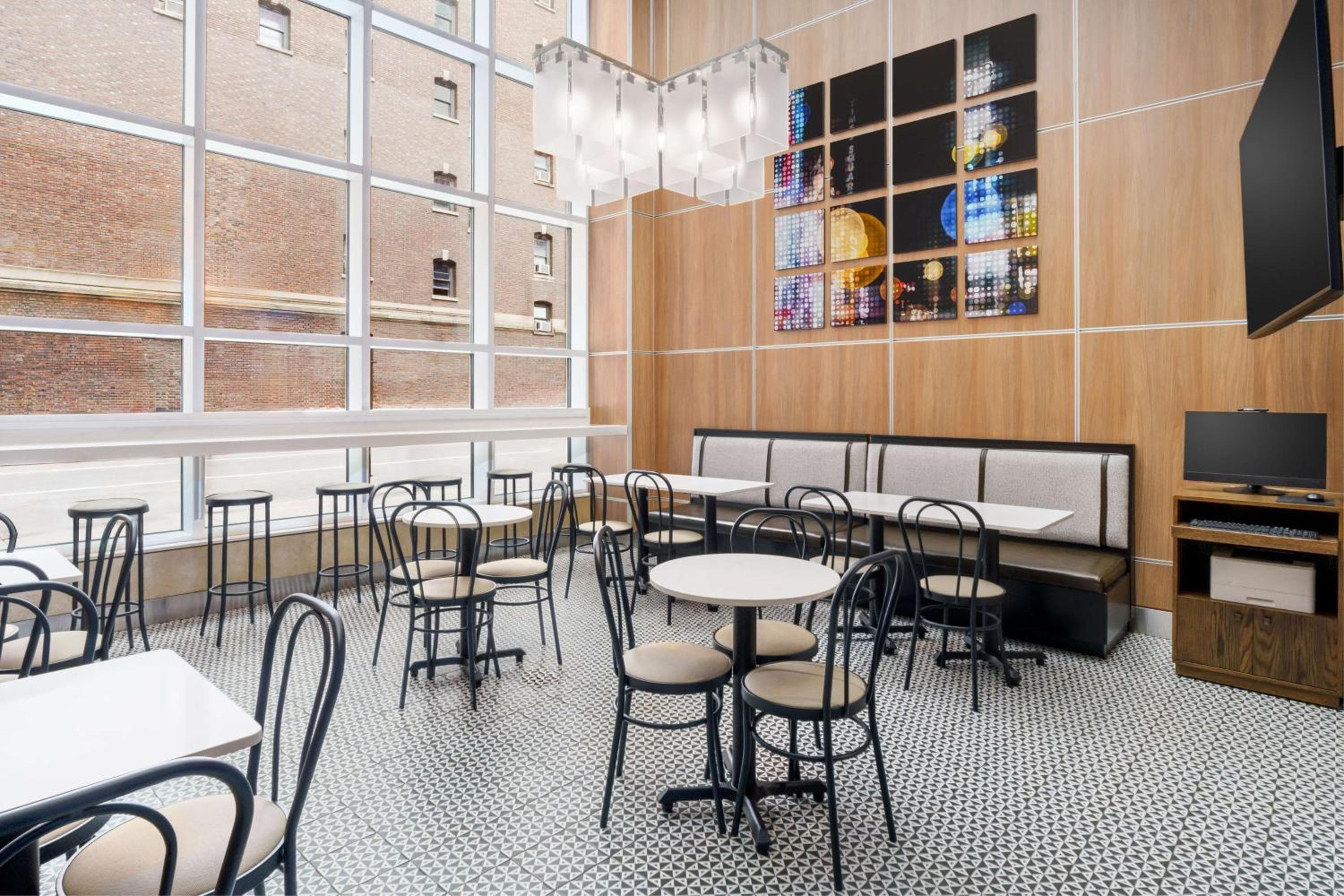 Hampton Inn Times Square Central — 10