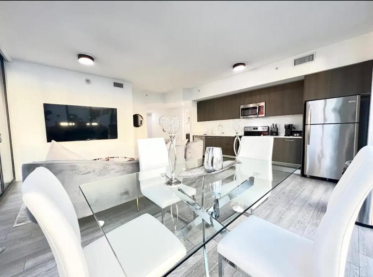 3BR, King Beds 3BA, Biscayne Bay Luxury Ambiance — 21