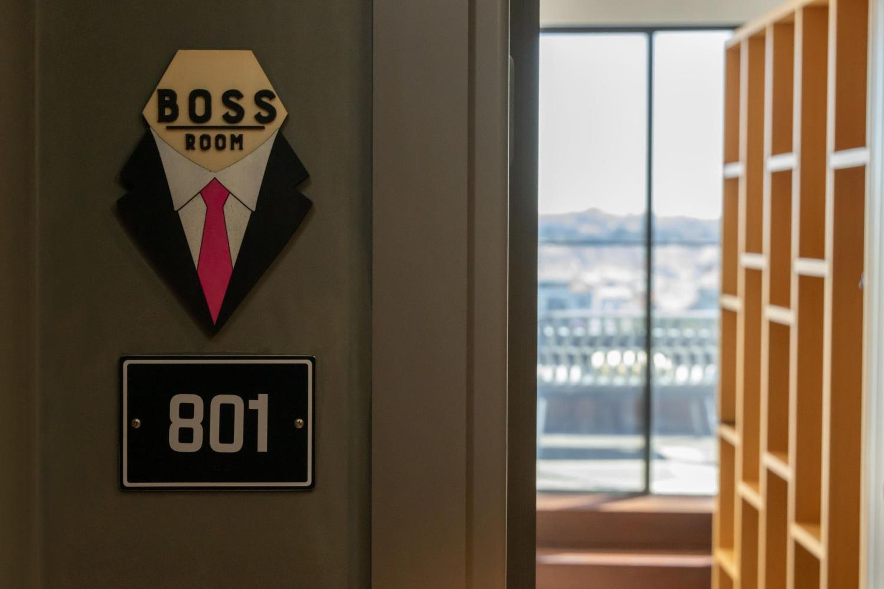 Moxy Lisbon City — 29