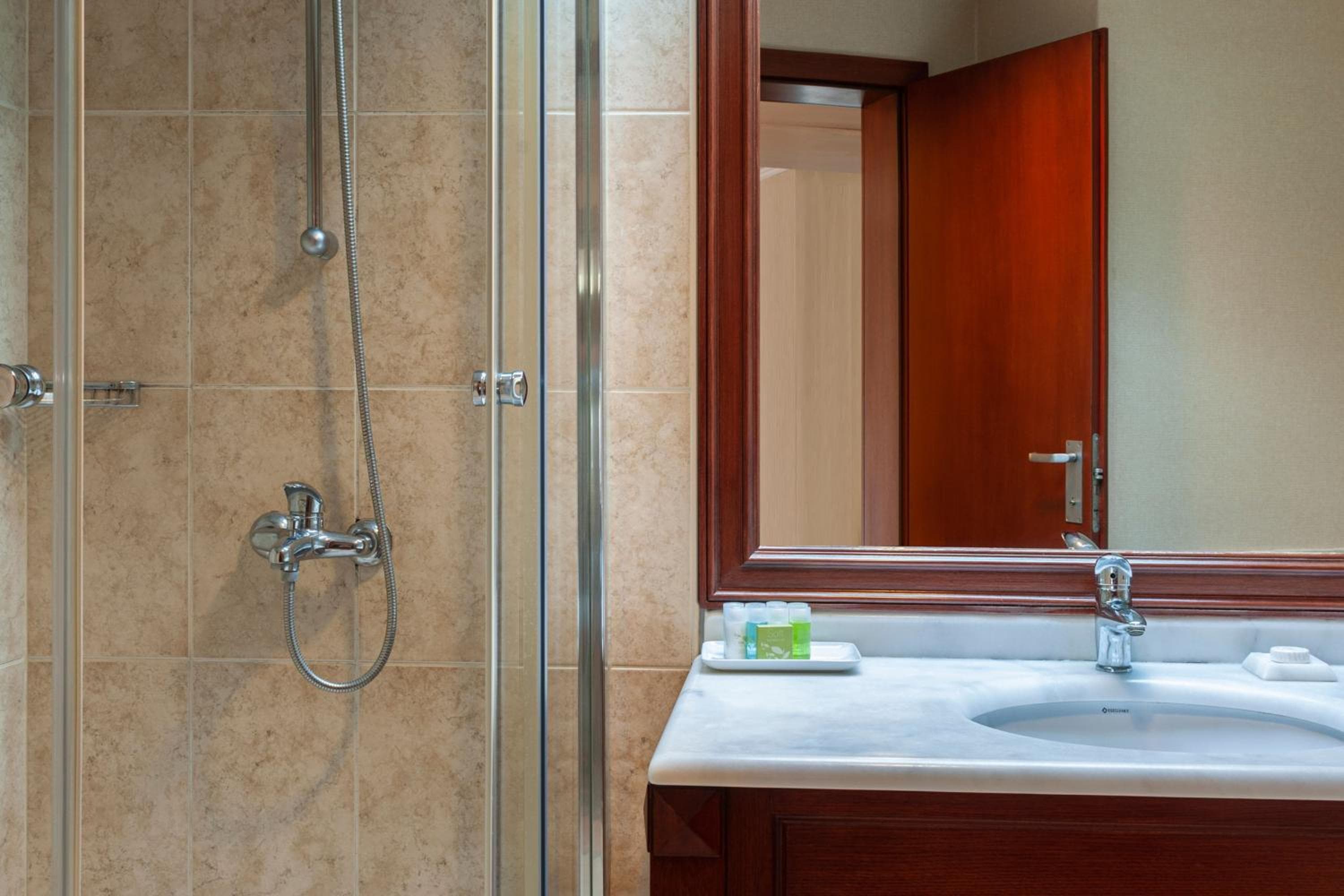 Renaissance Polat Istanbul Hotel — 2