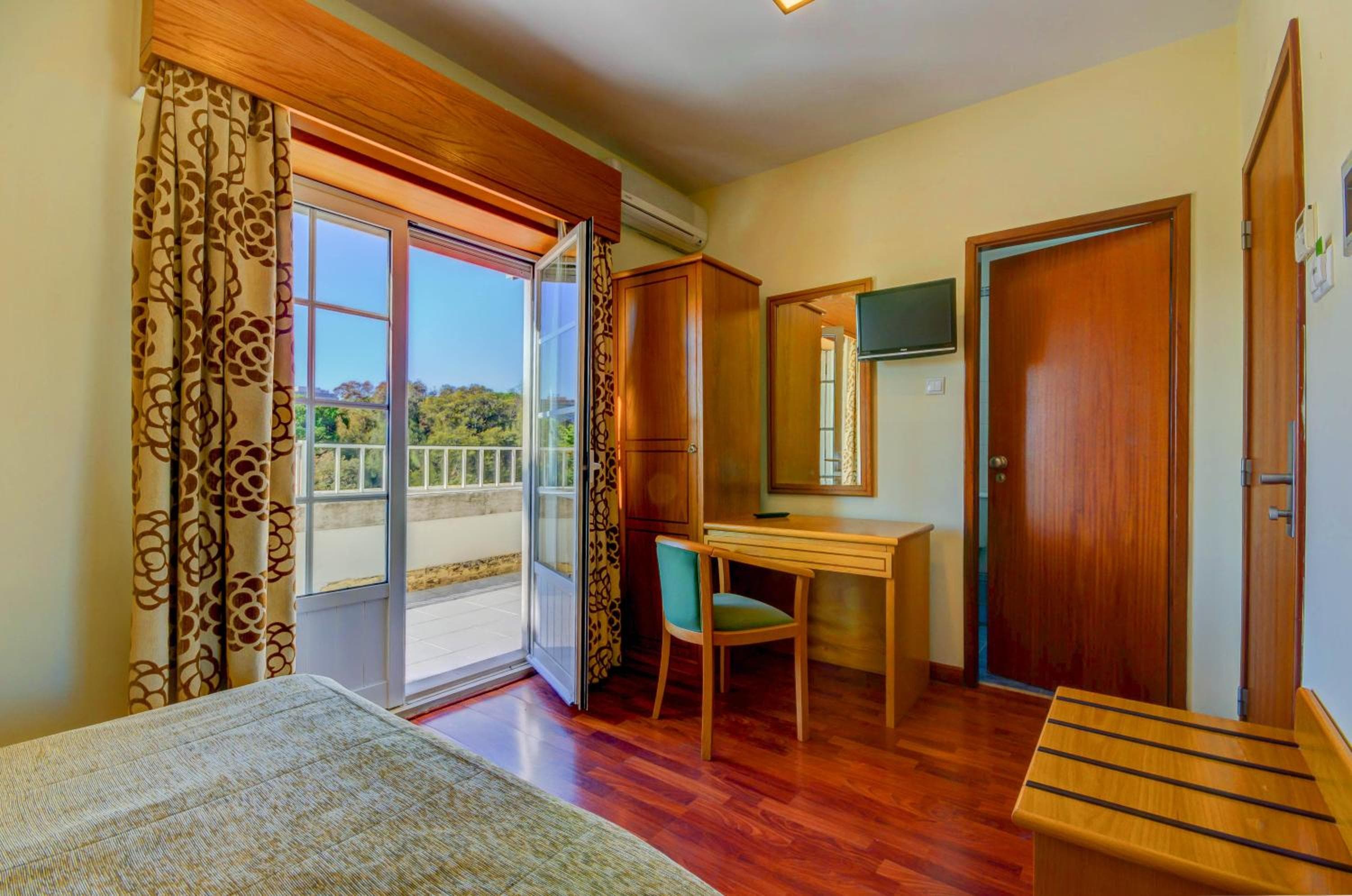 Hotel Avenida Park — 8
