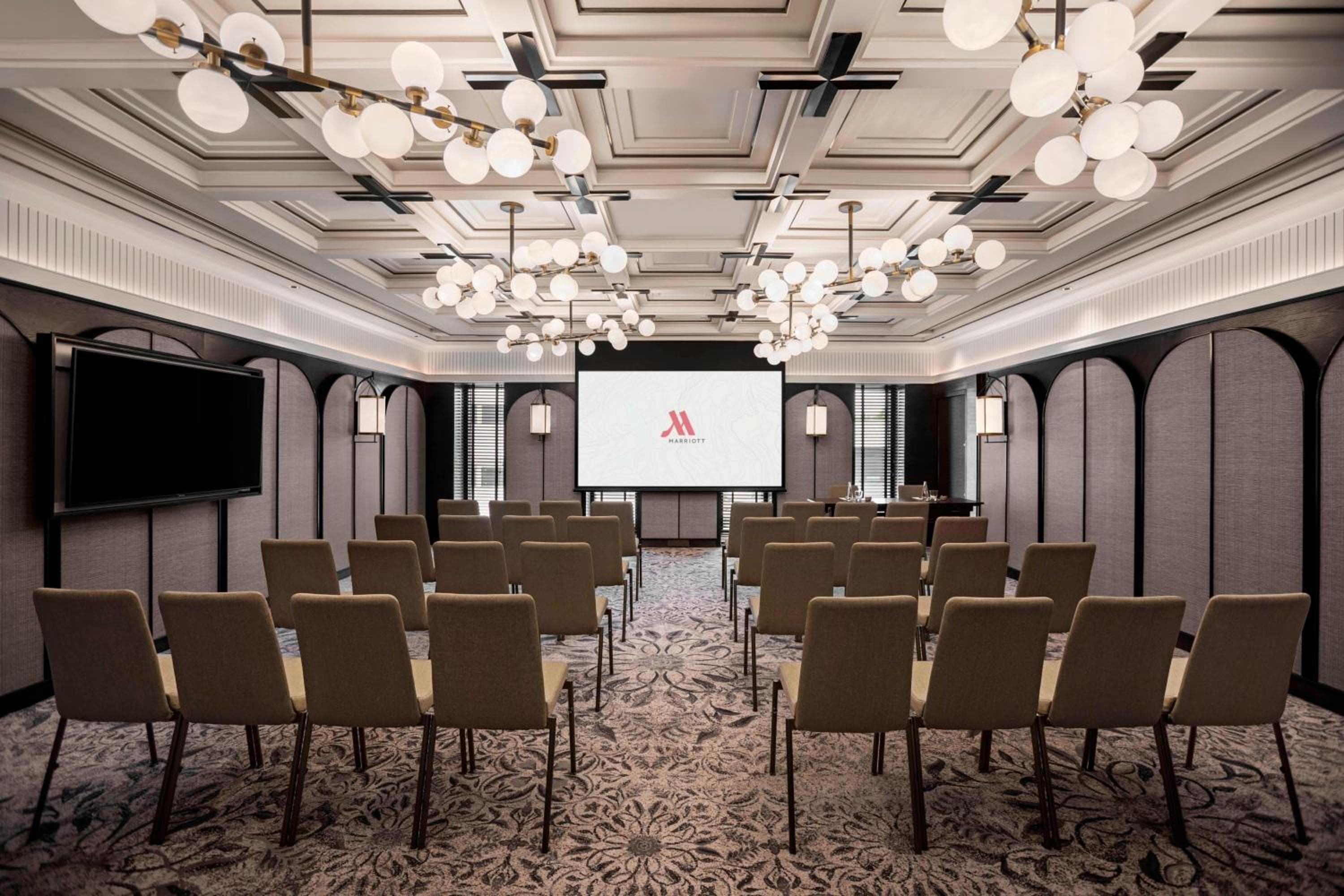 Bangkok Marriott Hotel The Surawongse — 29