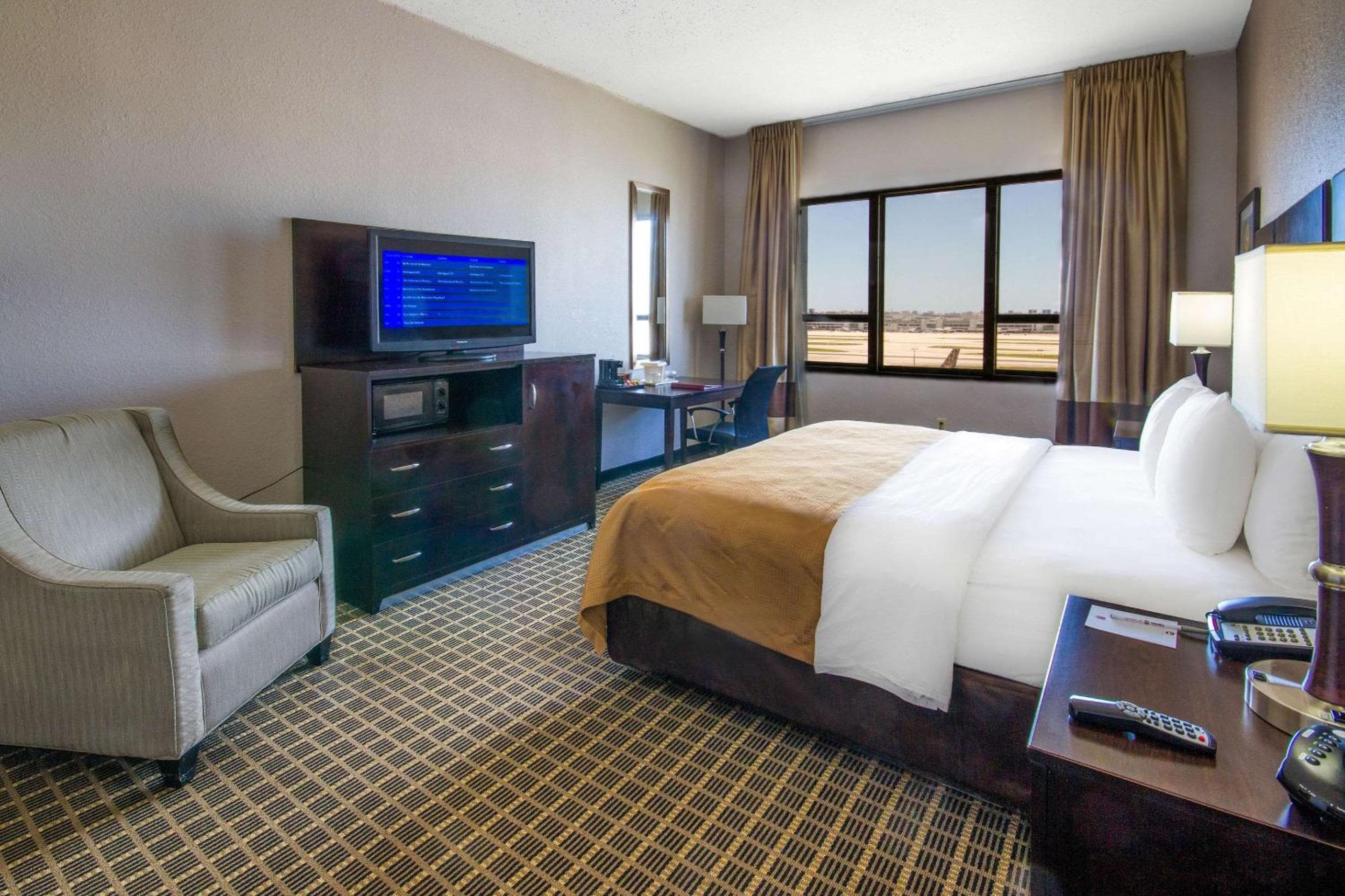 Clarion Inn & Suites Miami International Airport — 4