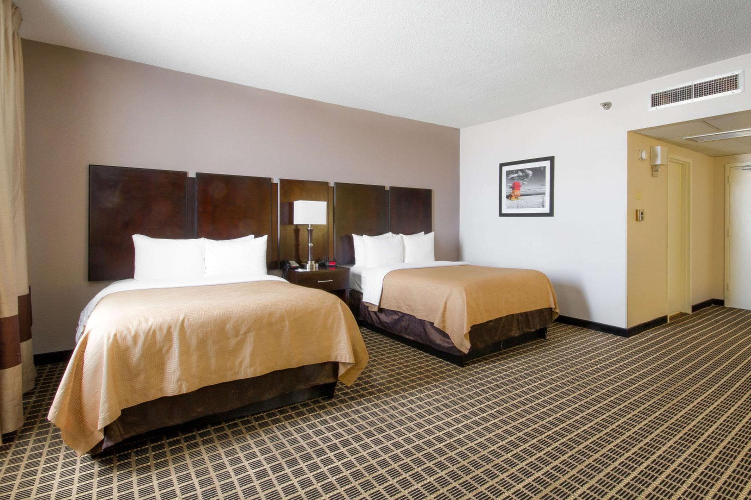 Clarion Inn & Suites Miami International Airport — 6