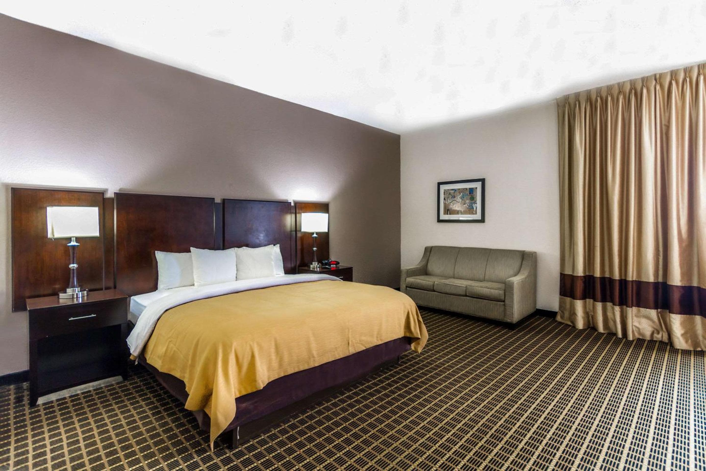 Clarion Inn & Suites Miami International Airport — 7