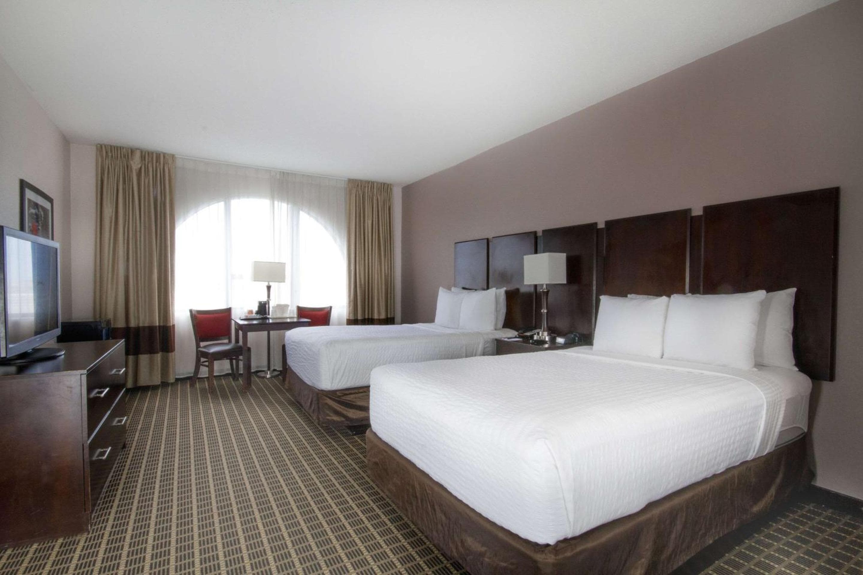 Clarion Inn & Suites Miami International Airport — 3