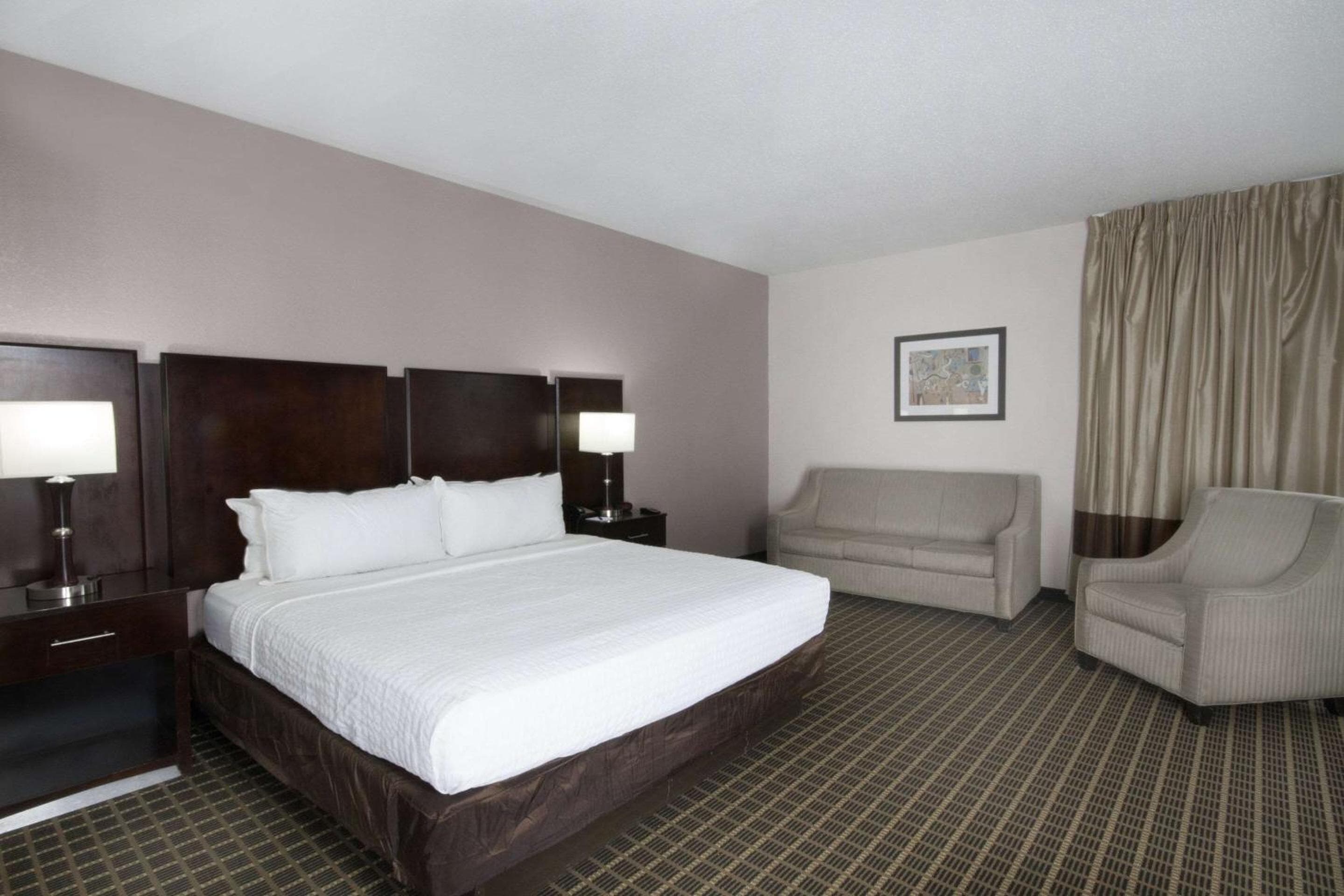 Clarion Inn & Suites Miami International Airport — 2