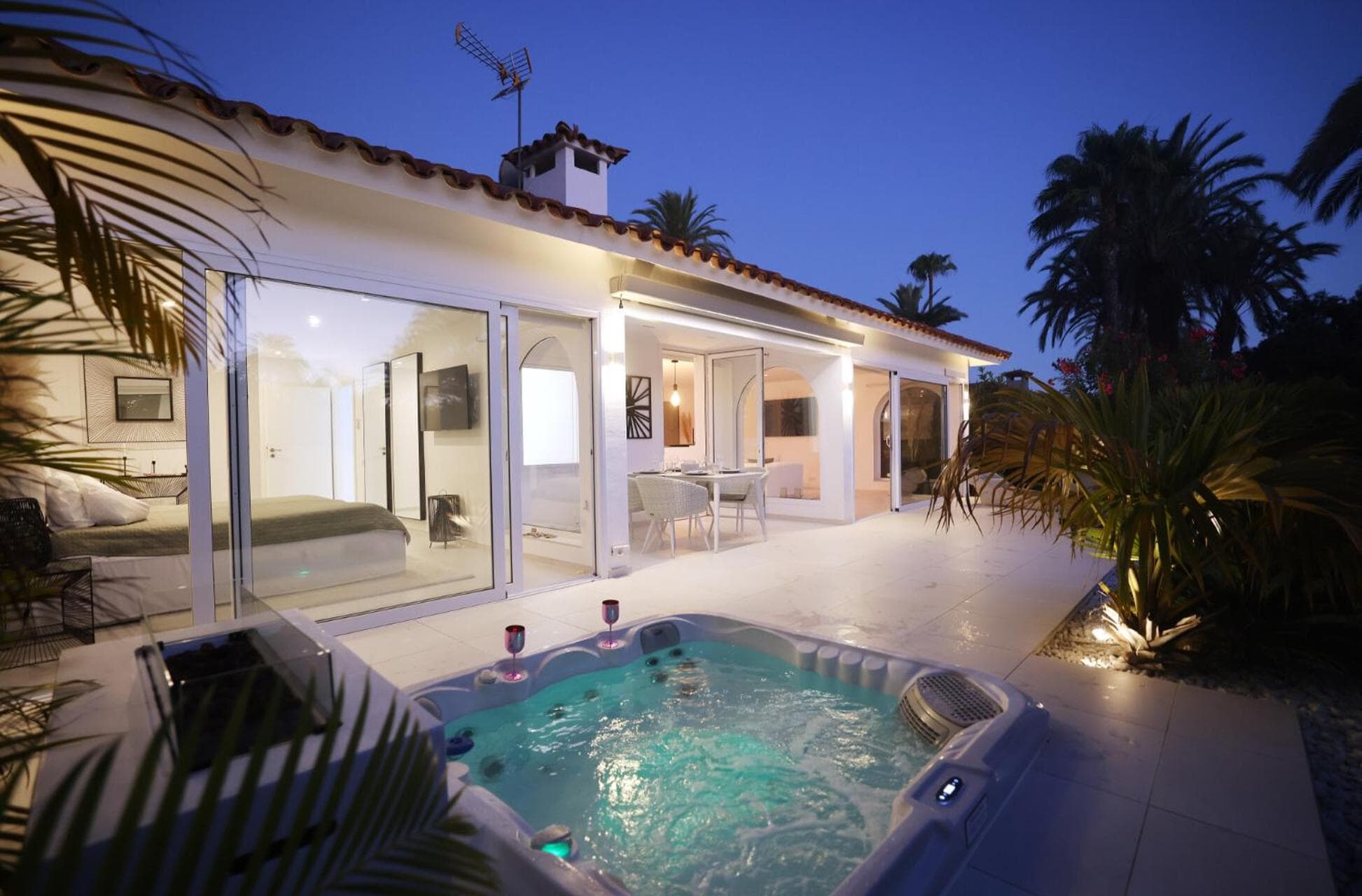 Sun Club P65 Premium Bungalow — 1