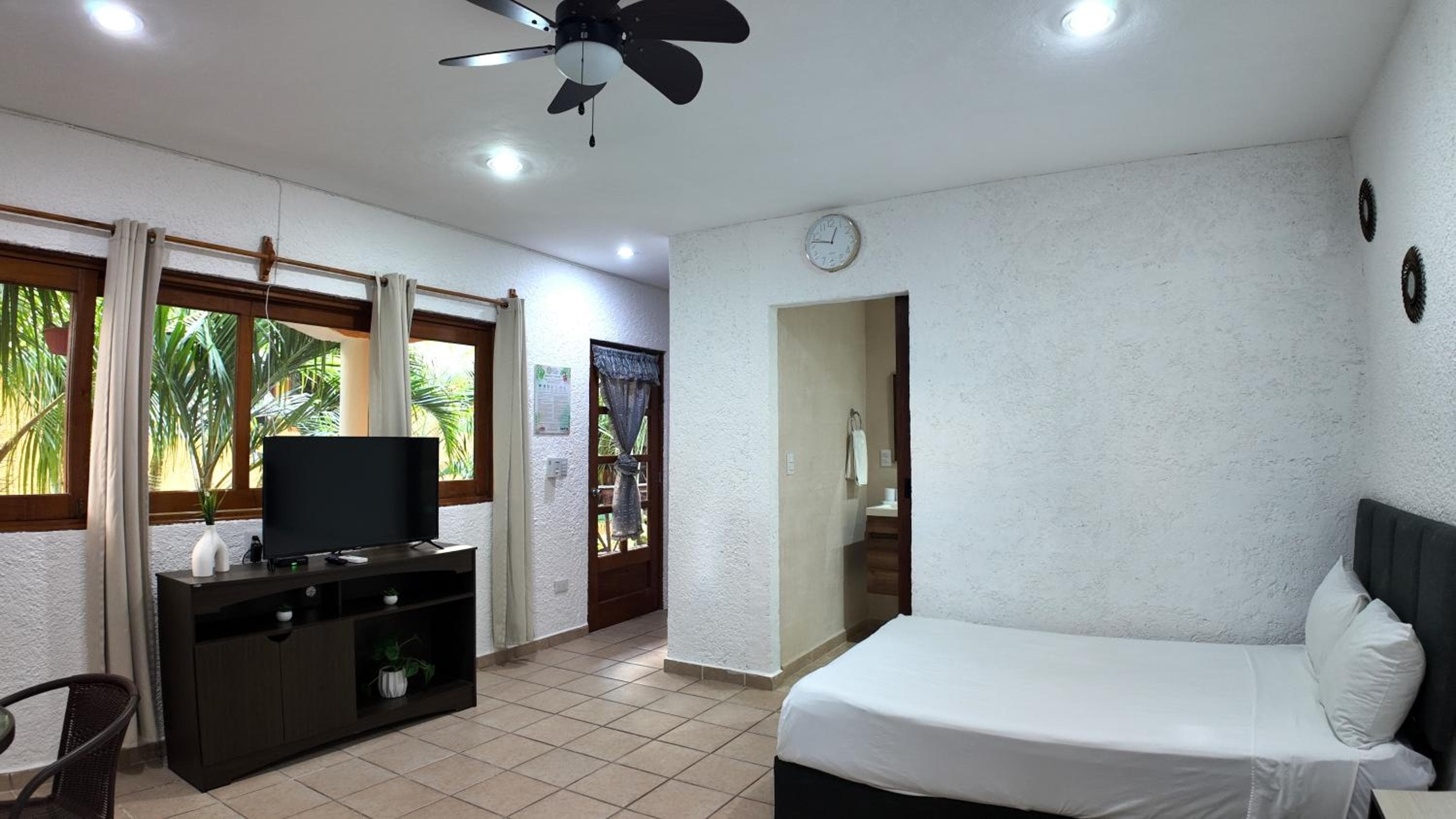 Hotel Bosque Caribe, 5th Av. zone — 8