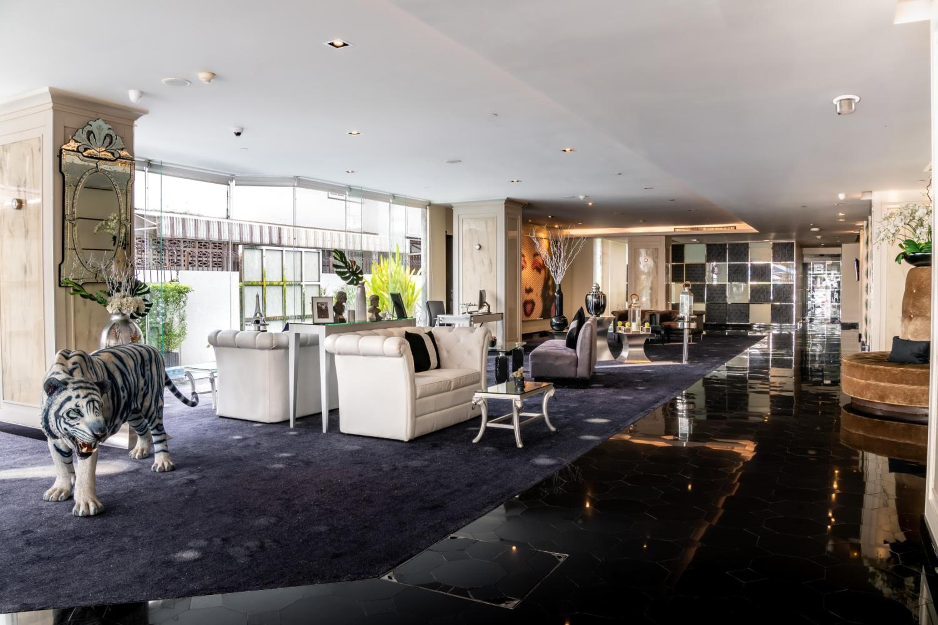 Night Hotel Bangkok - Asoke Sukhumvit 15 — 24