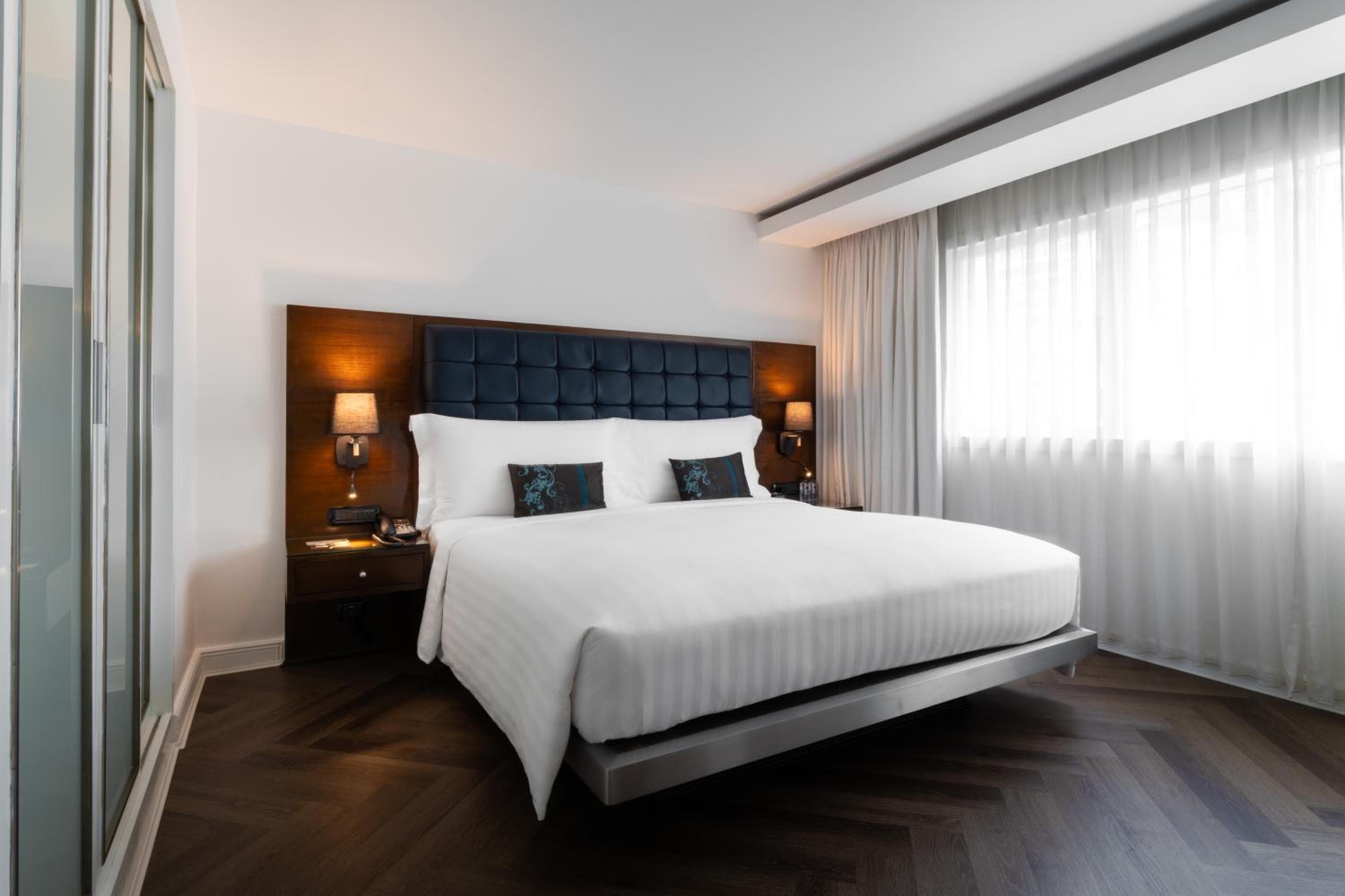 Night Hotel Bangkok - Asoke Sukhumvit 15 — 16