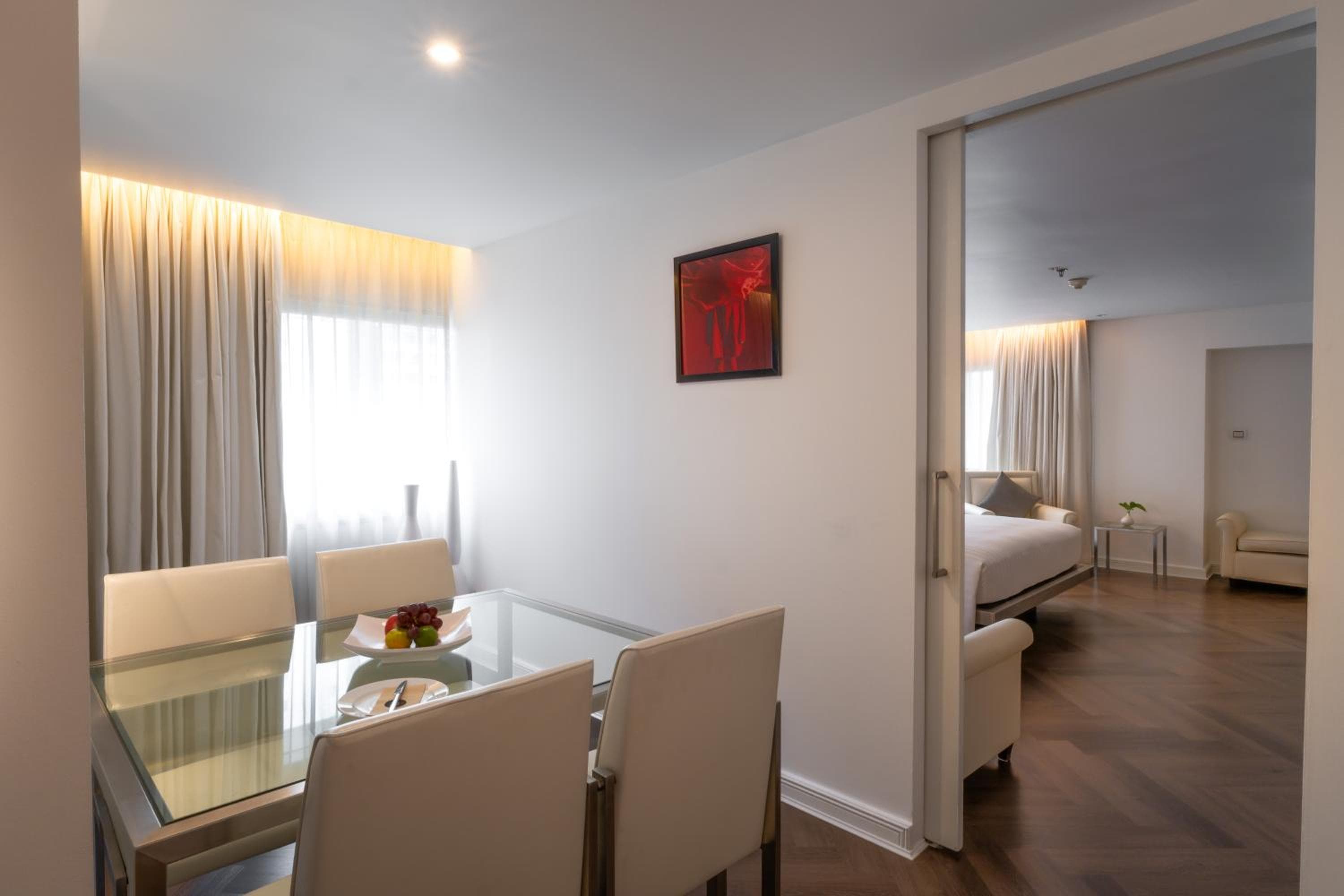 Night Hotel Bangkok - Asoke Sukhumvit 15 — 30
