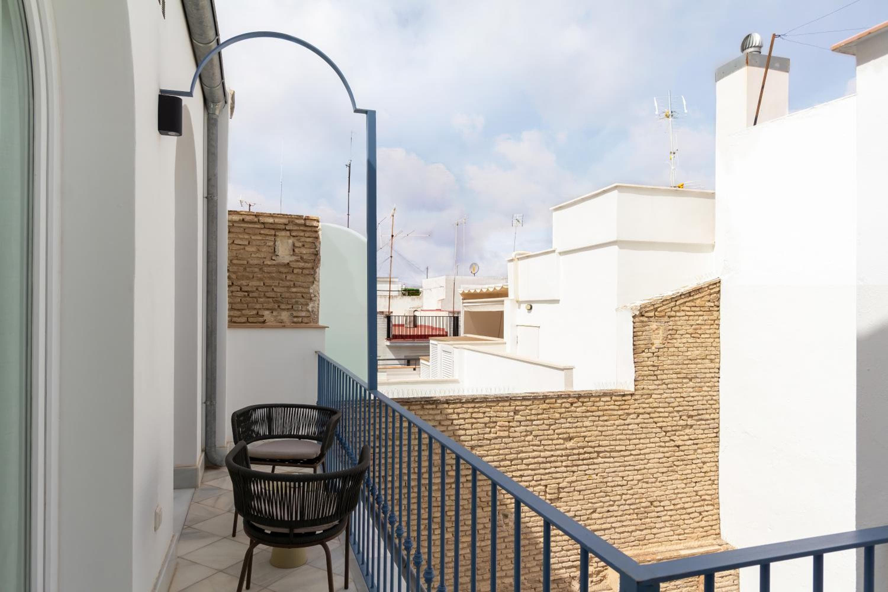 Feelathome San Lorenzo Apartments — 15