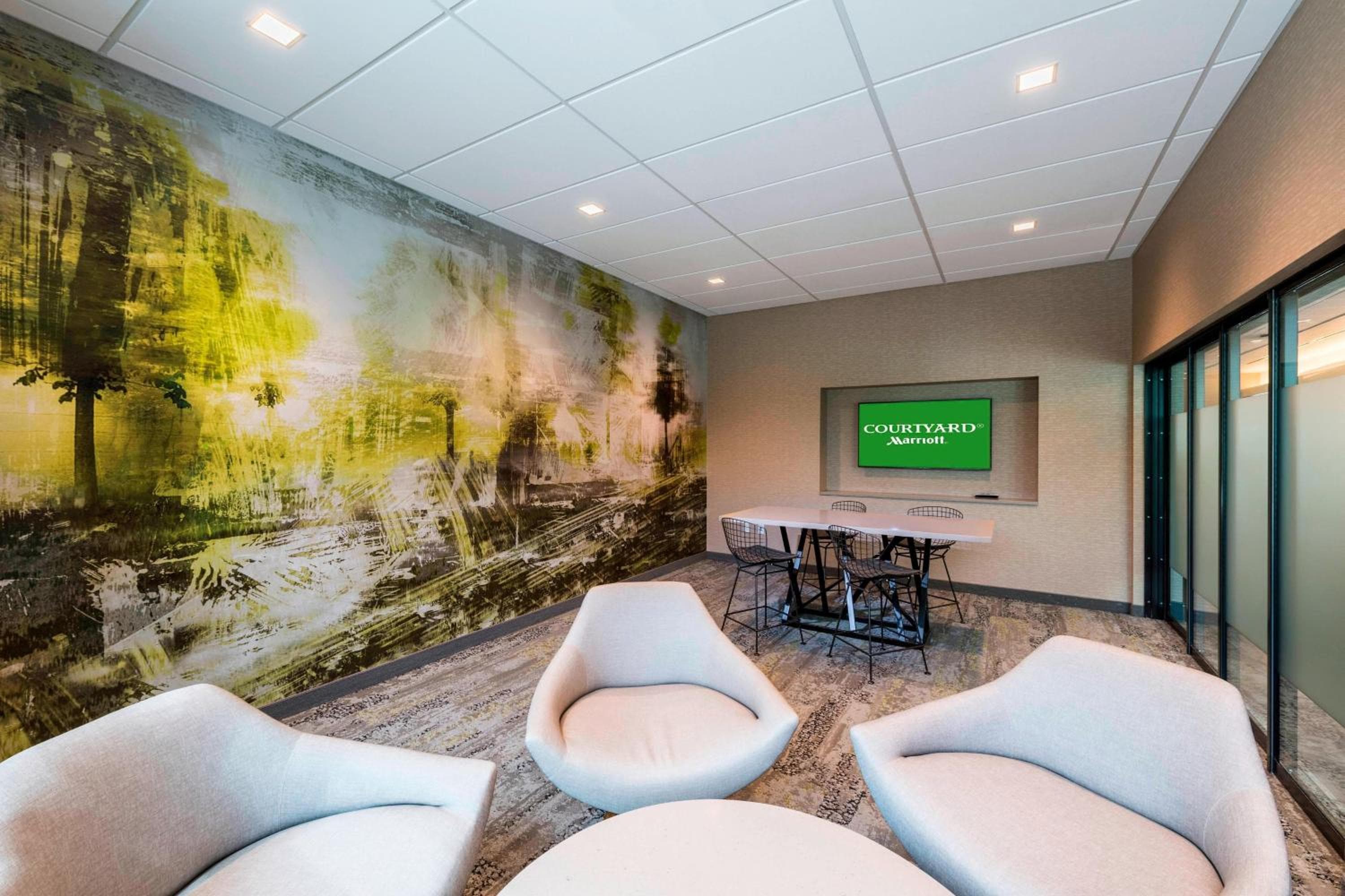 Courtyard by Marriott Tampa Northwest/Veterans Expressway — 27