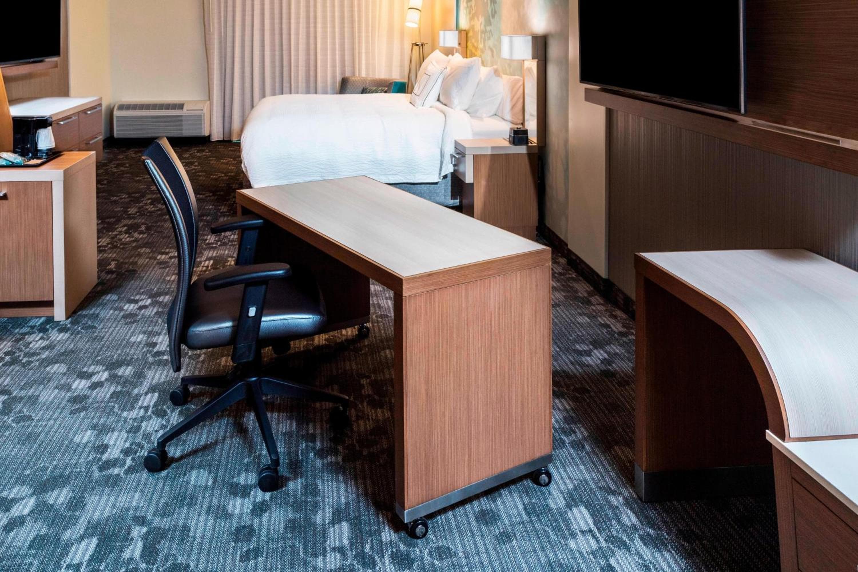 Courtyard by Marriott Tampa Northwest/Veterans Expressway — 11