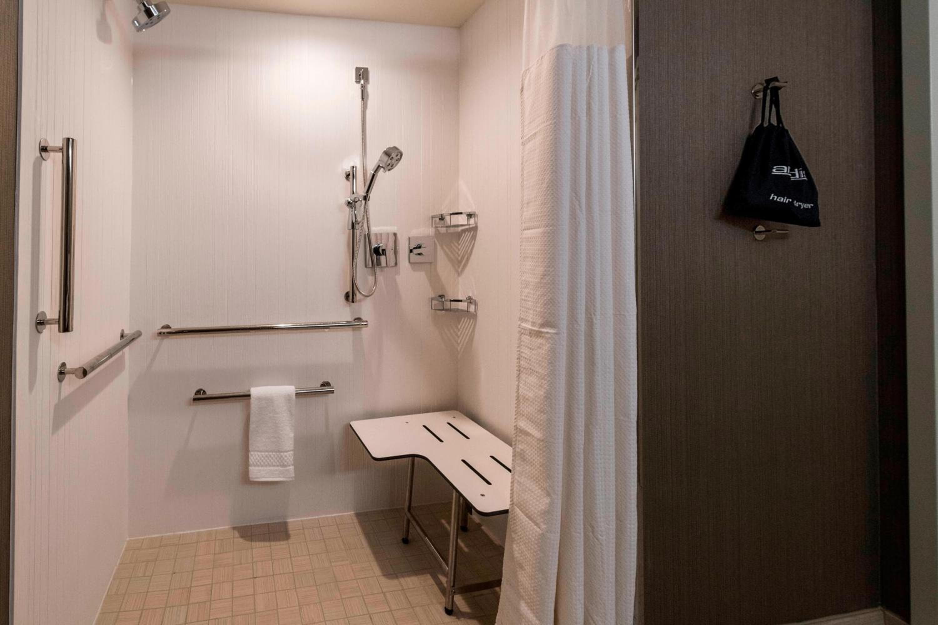 Courtyard by Marriott Tampa Northwest/Veterans Expressway — 14