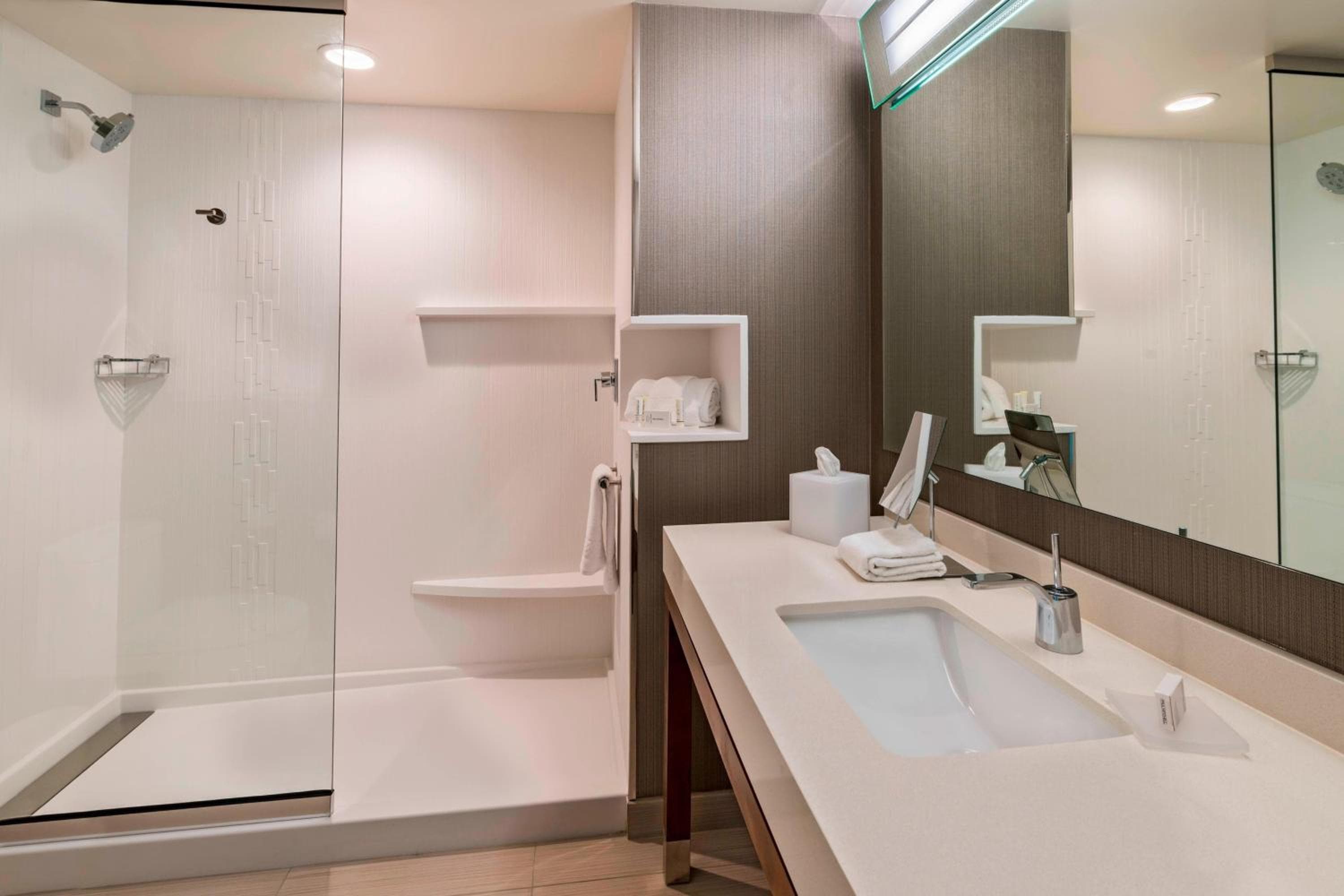Courtyard by Marriott Tampa Northwest/Veterans Expressway — 13
