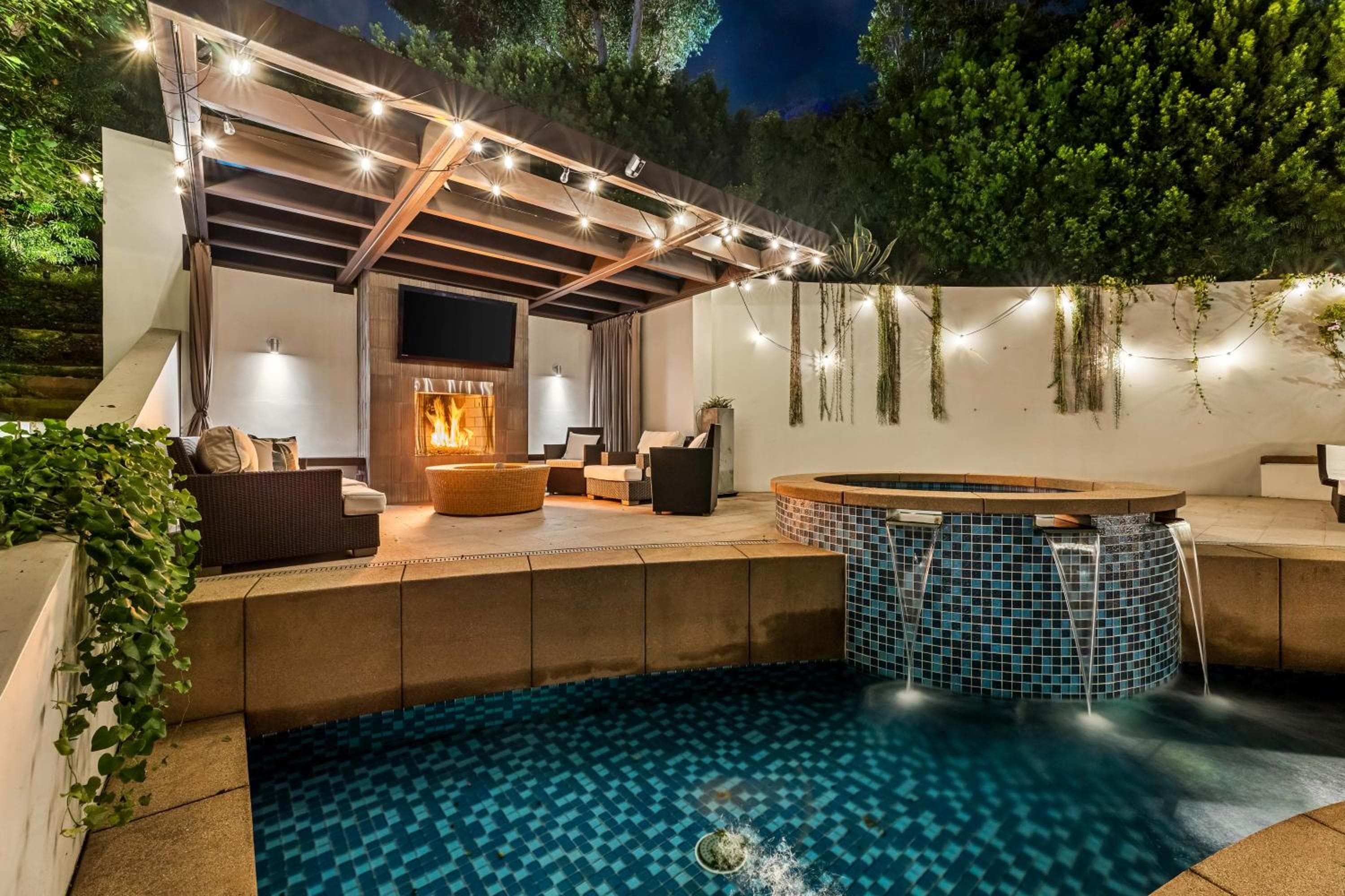 West Hollywood Hills Jacuzzi and Beautiful View — 5