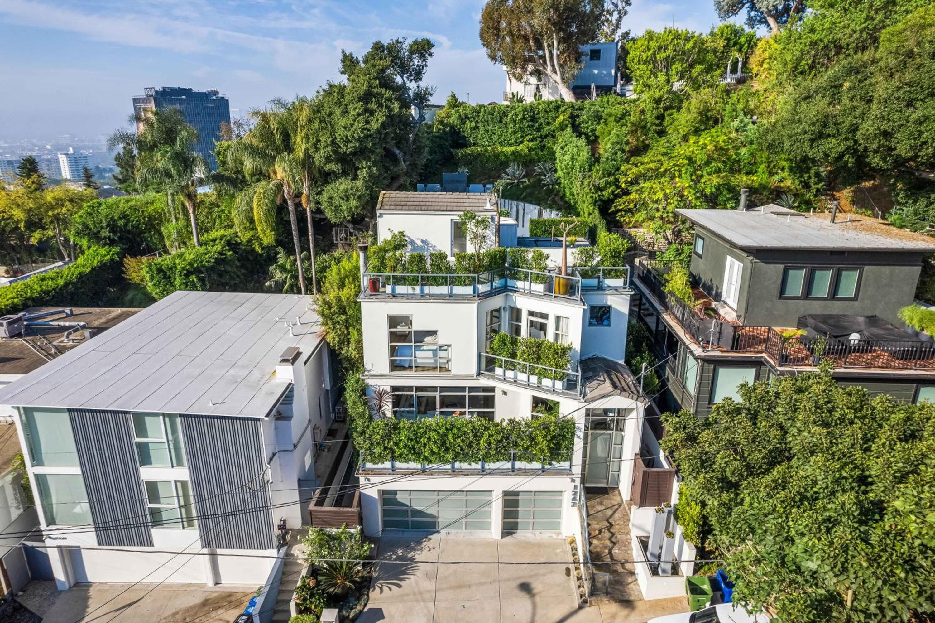 West Hollywood Hills Jacuzzi and Beautiful View — 1